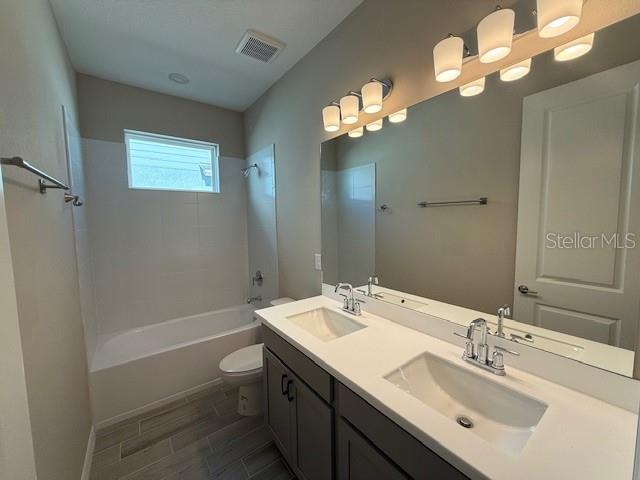 Image 15 of 32 For 15013 Shady Palms Lane