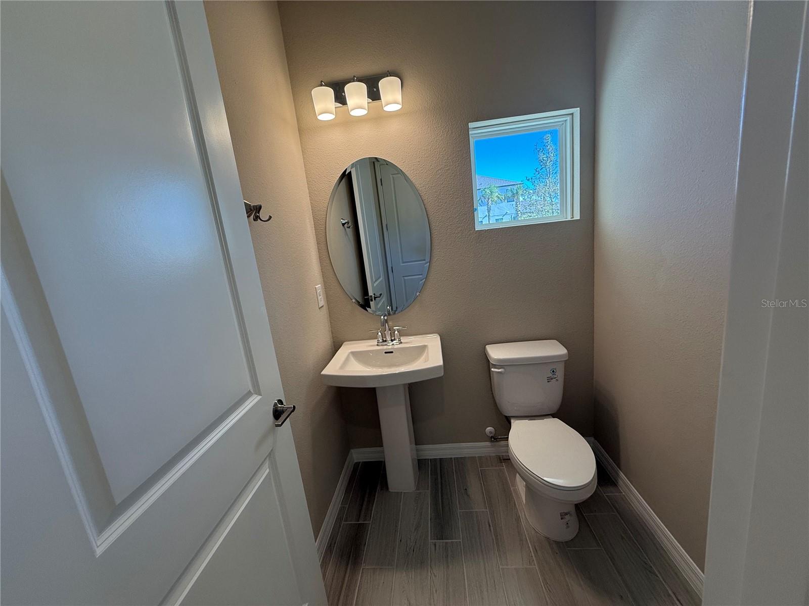 Image 23 of 32 For 15013 Shady Palms Lane