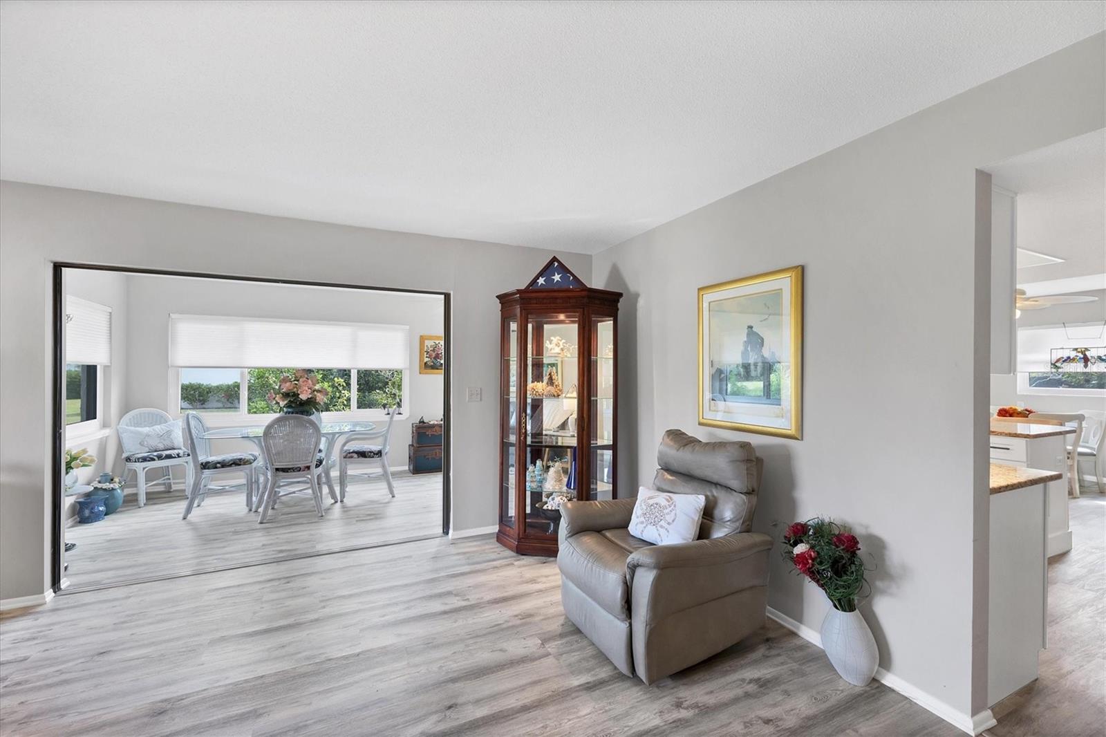 Image 8 of 39 For 769 Vivienda South Court 10