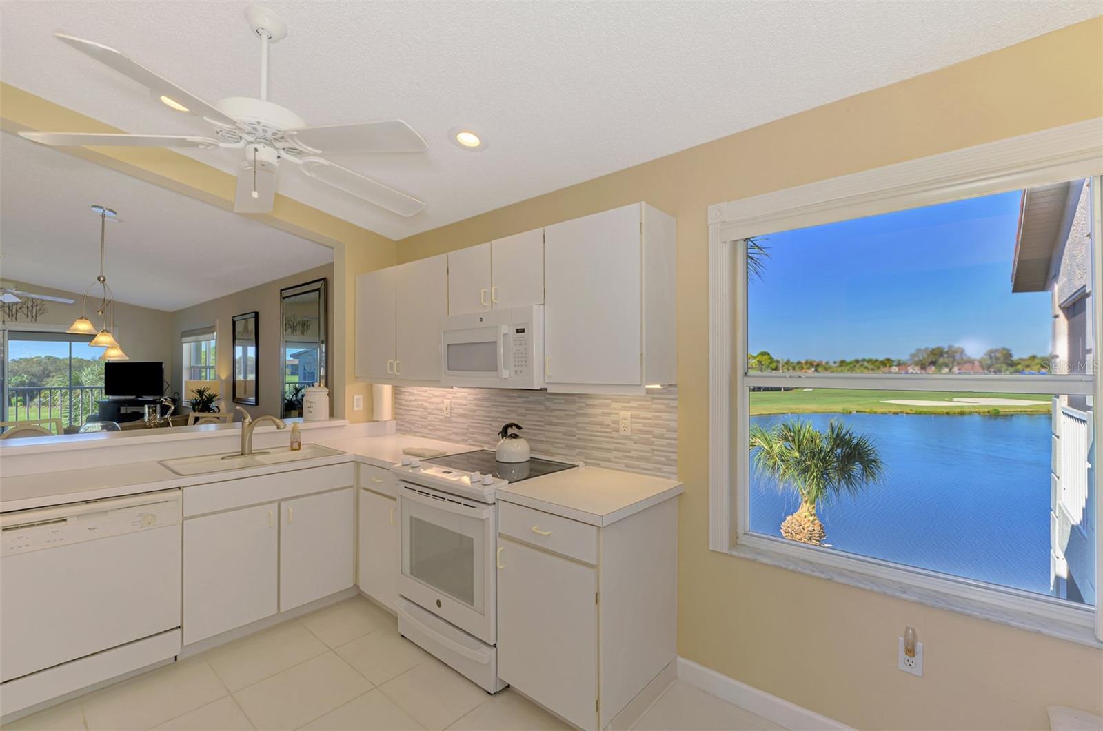 Image 19 of 95 For 9300 Clubside Circle 1303