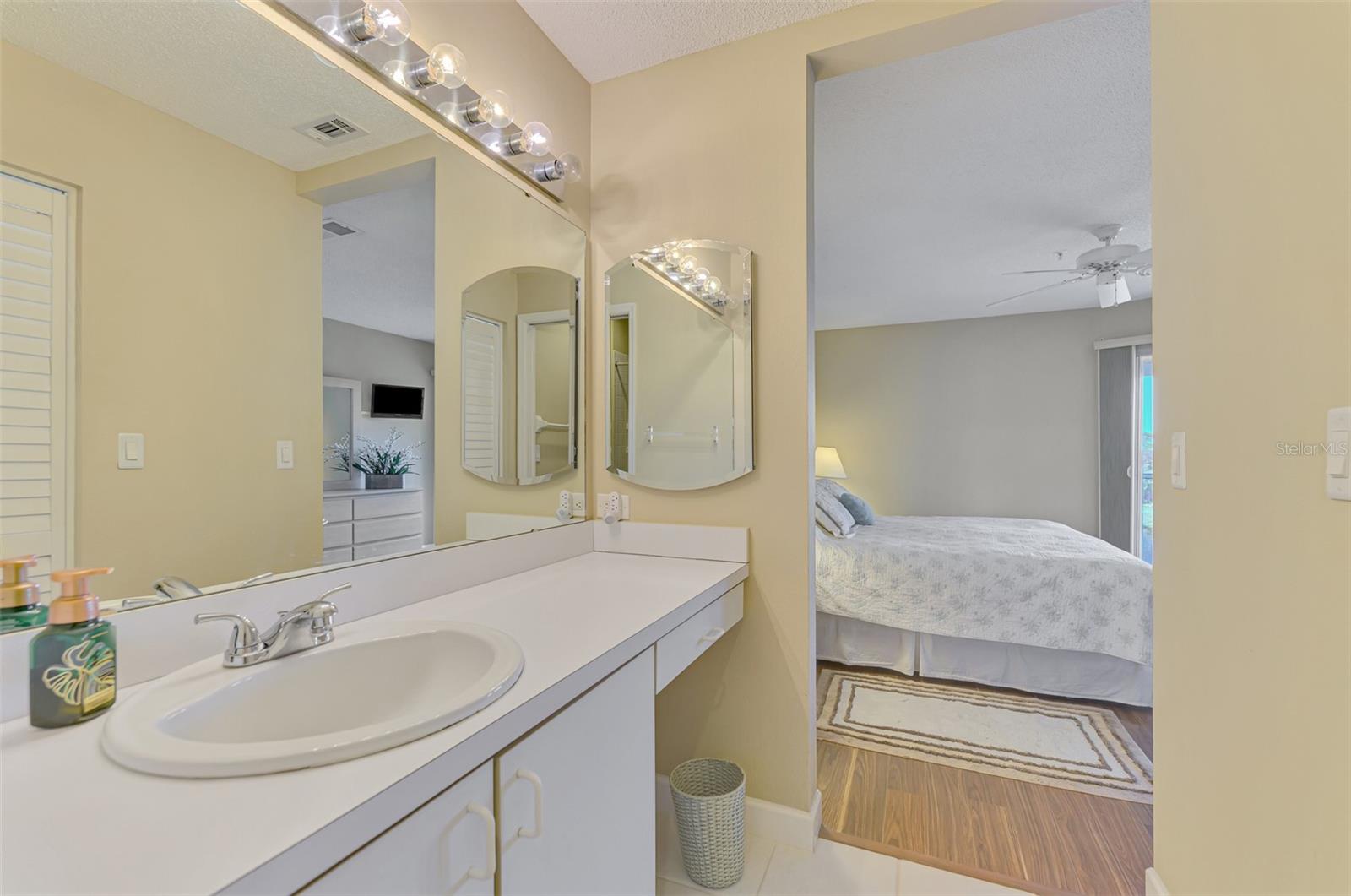 Image 30 of 95 For 9300 Clubside Circle 1303