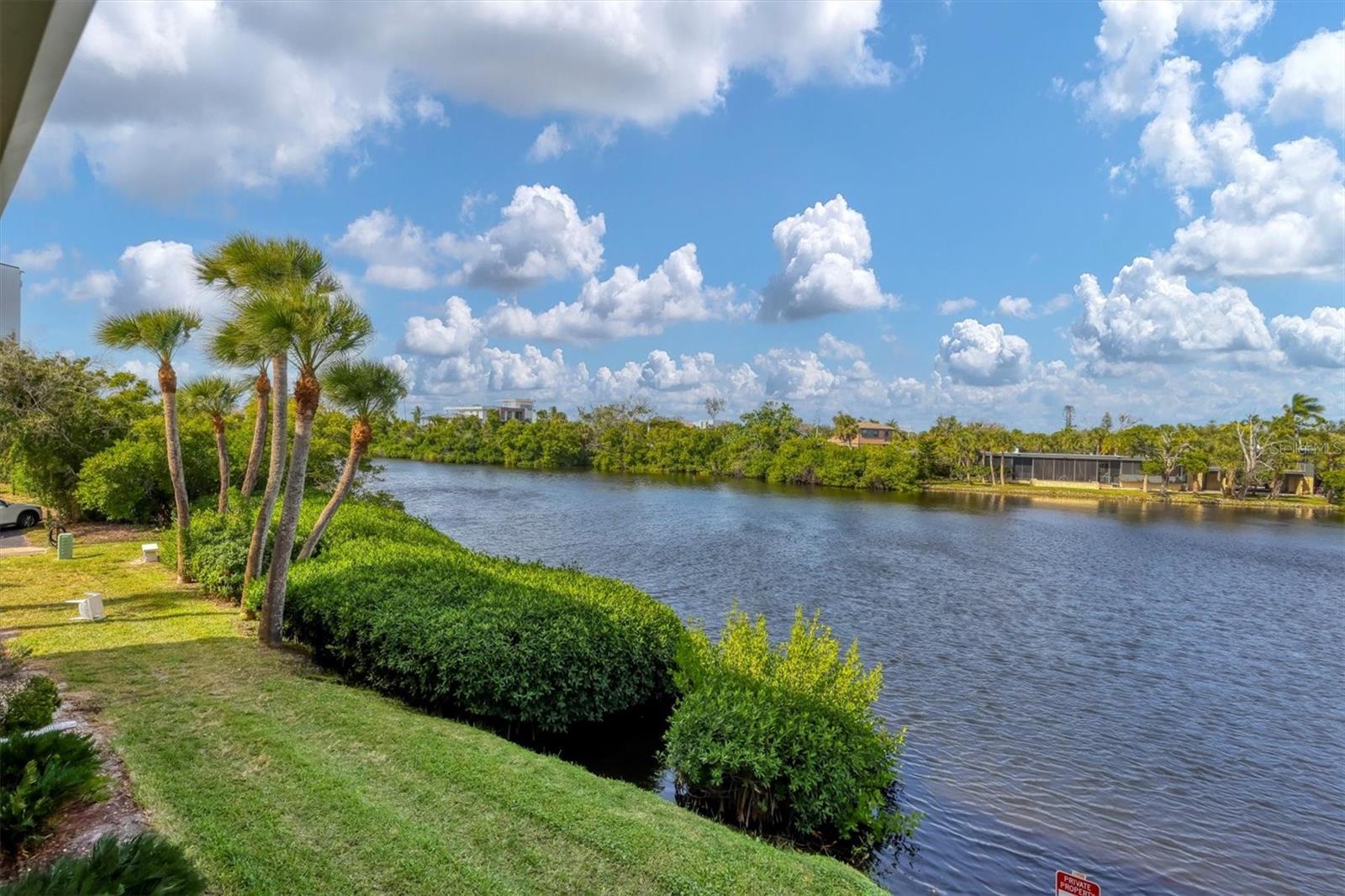 Image 31 of 53 For 101 Whispering Sands Drive 205