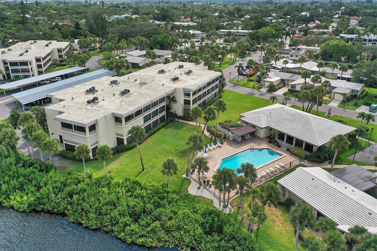 Image 40 of 53 For 101 Whispering Sands Drive 205