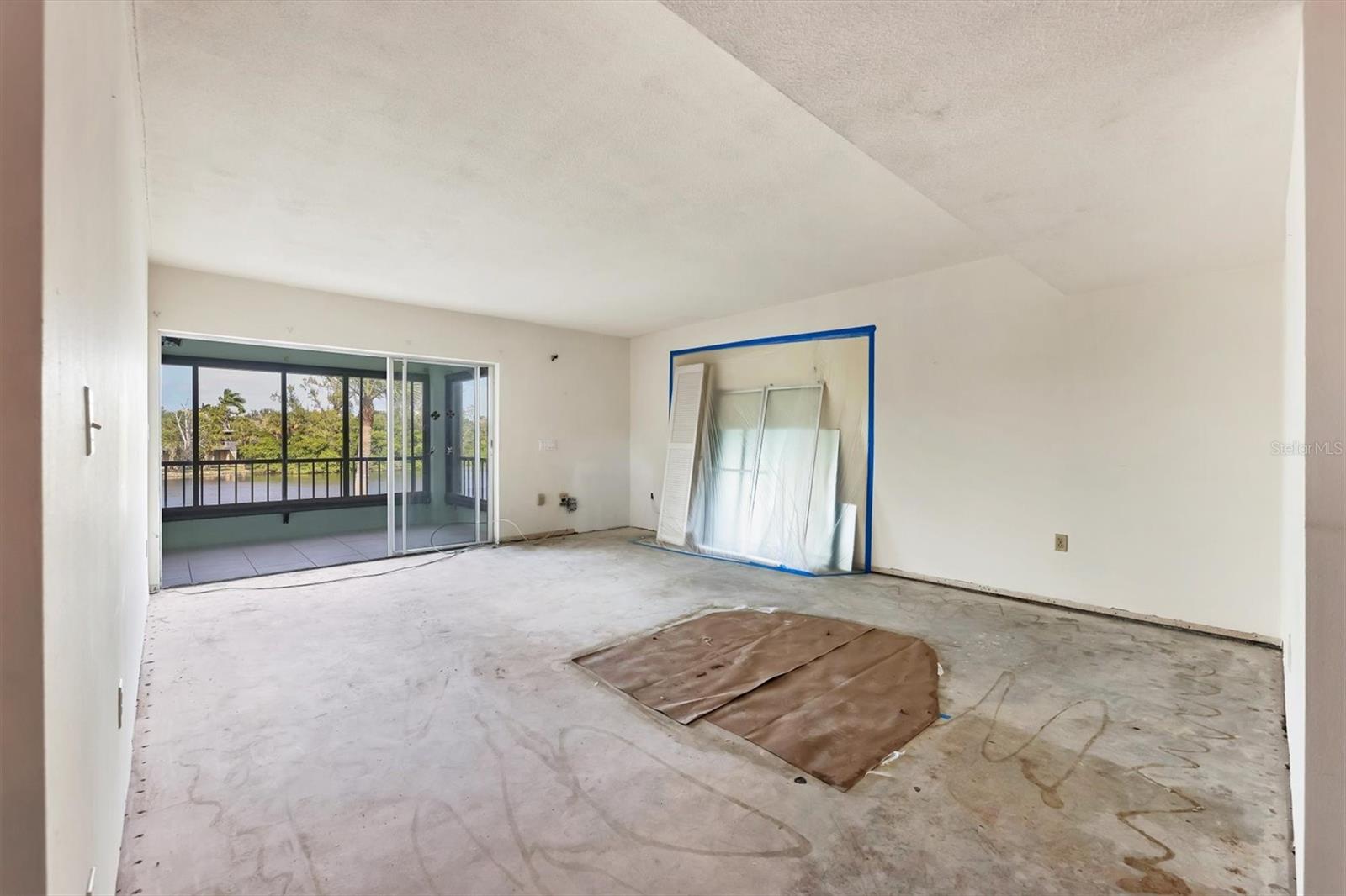 Image 9 of 53 For 101 Whispering Sands Drive 205