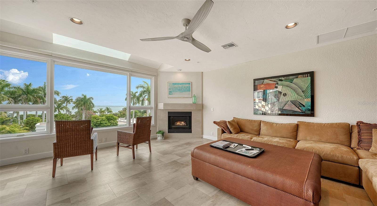 Image 22 of 73 For 360 Gulf Of Mexico Drive 322