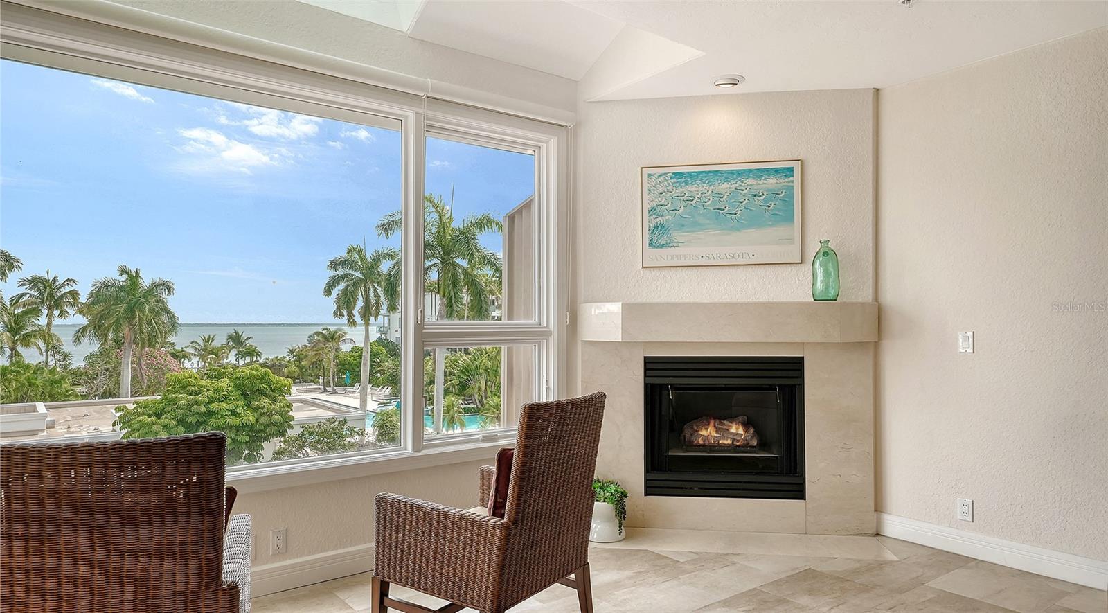 Image 23 of 73 For 360 Gulf Of Mexico Drive 322