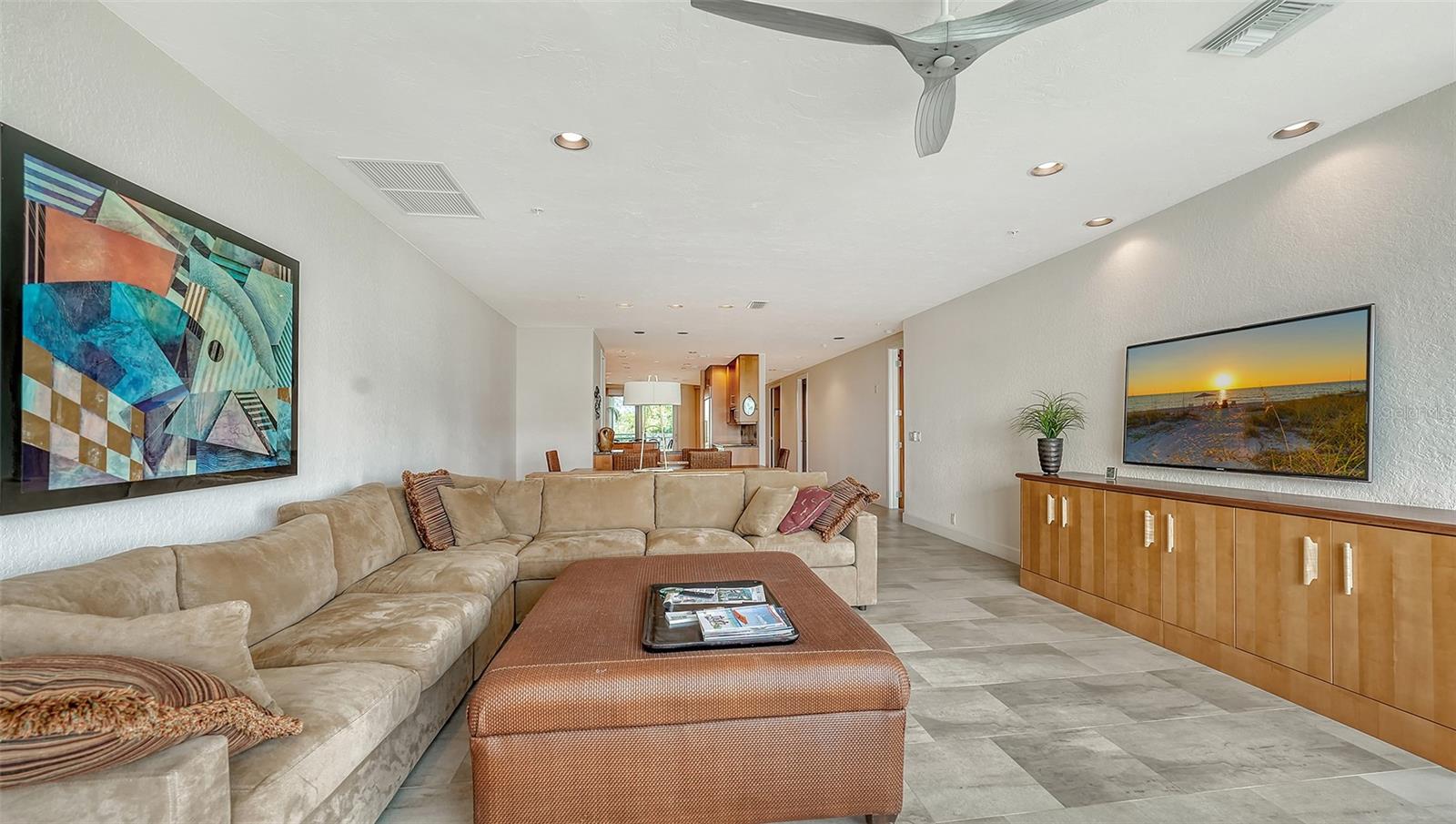 Image 25 of 73 For 360 Gulf Of Mexico Drive 322