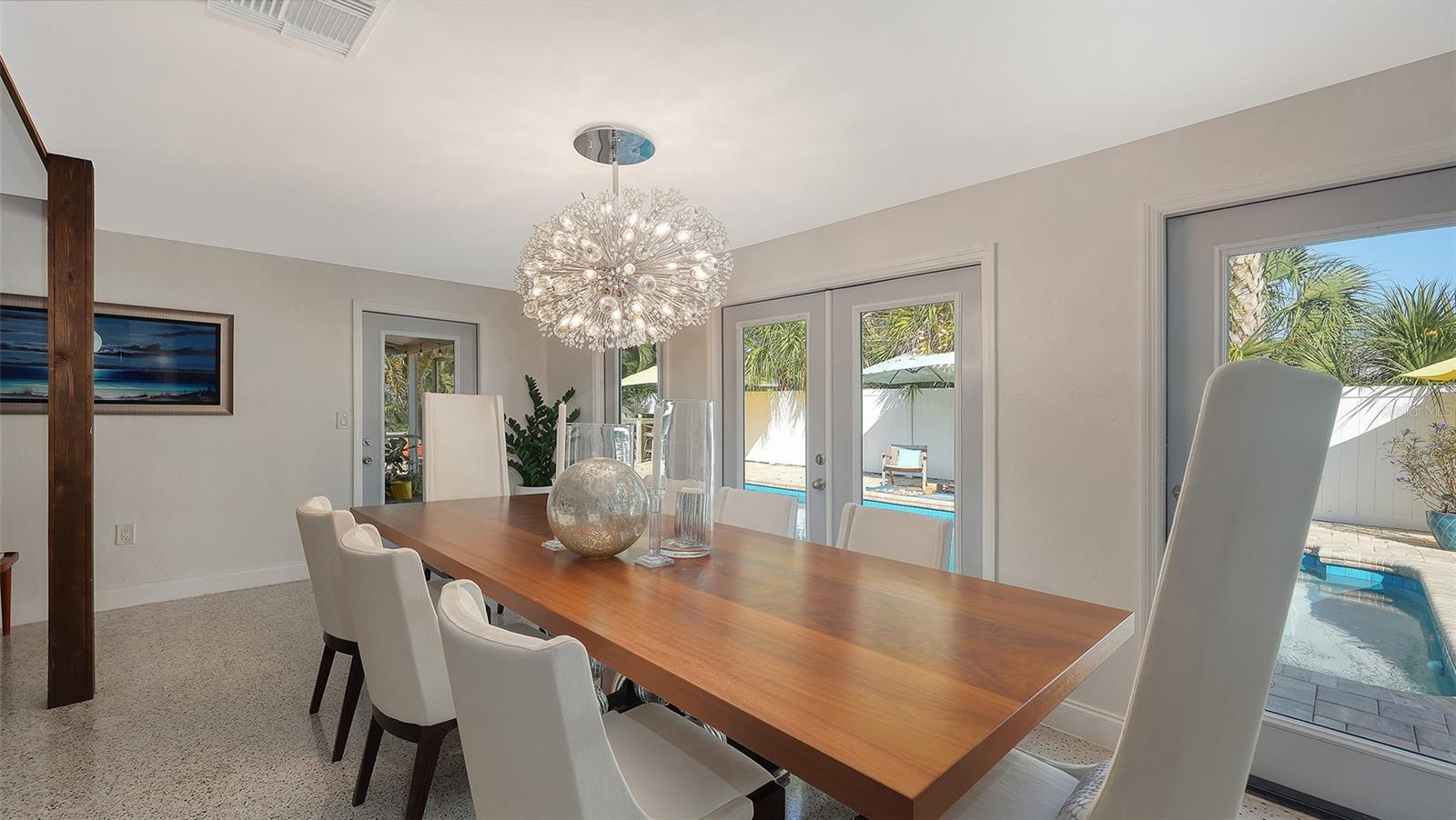 Image 13 of 53 For 2525 Hibiscus Street