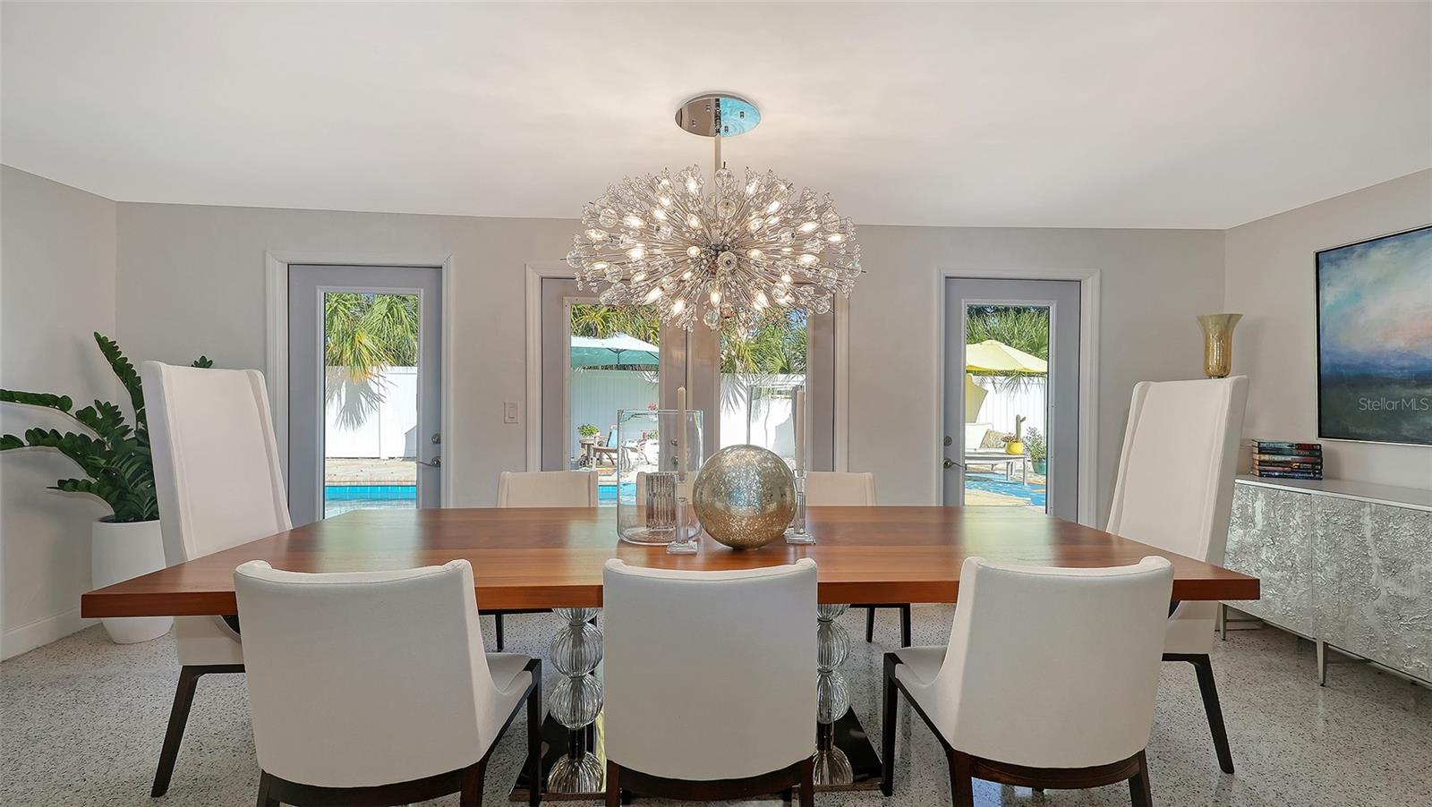 Image 14 of 53 For 2525 Hibiscus Street