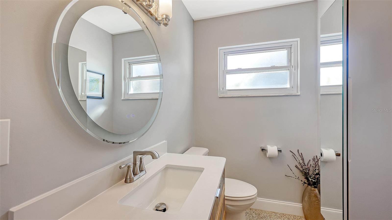 Image 19 of 53 For 2525 Hibiscus Street