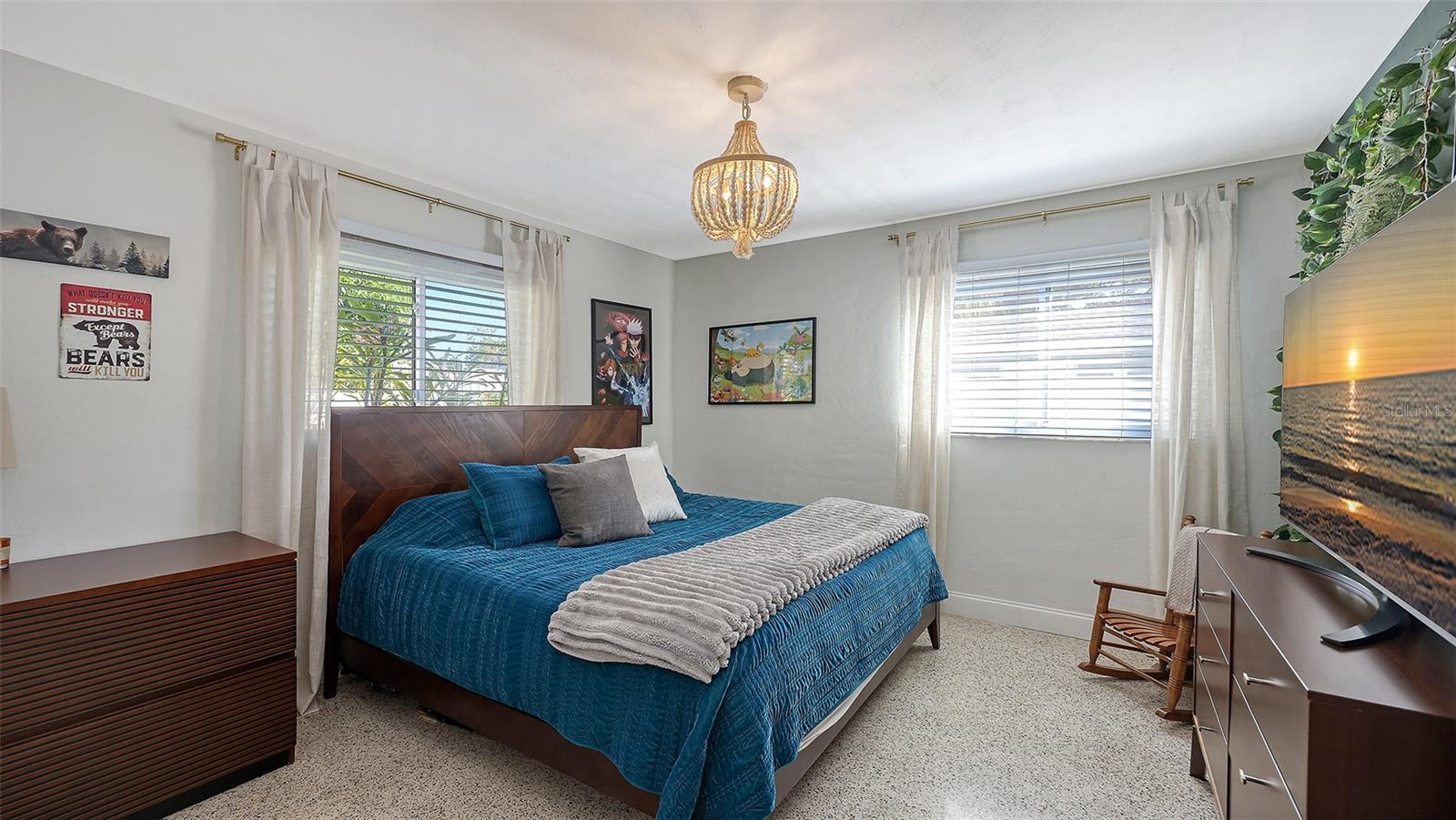 Image 20 of 53 For 2525 Hibiscus Street