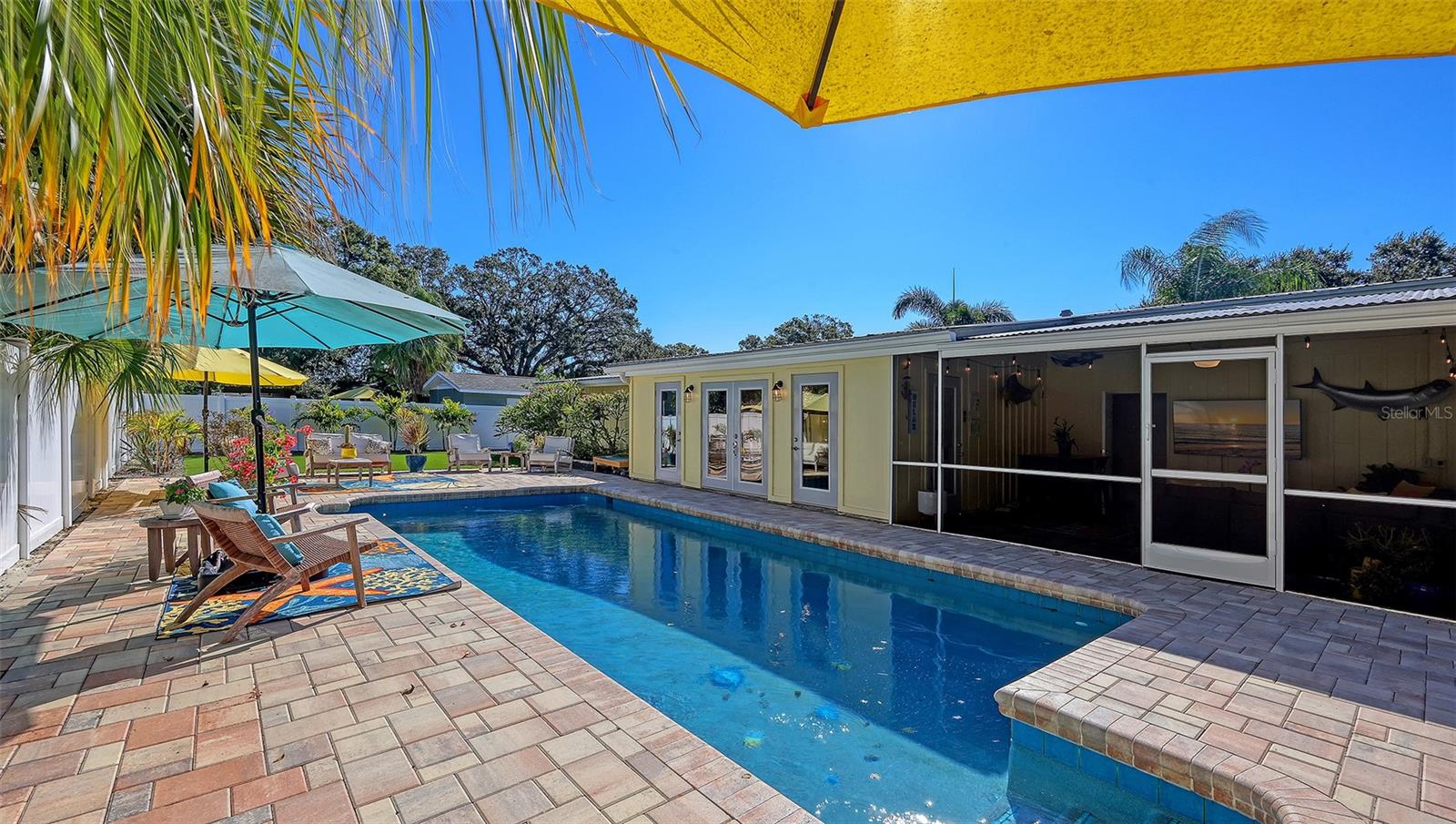 Image 34 of 53 For 2525 Hibiscus Street