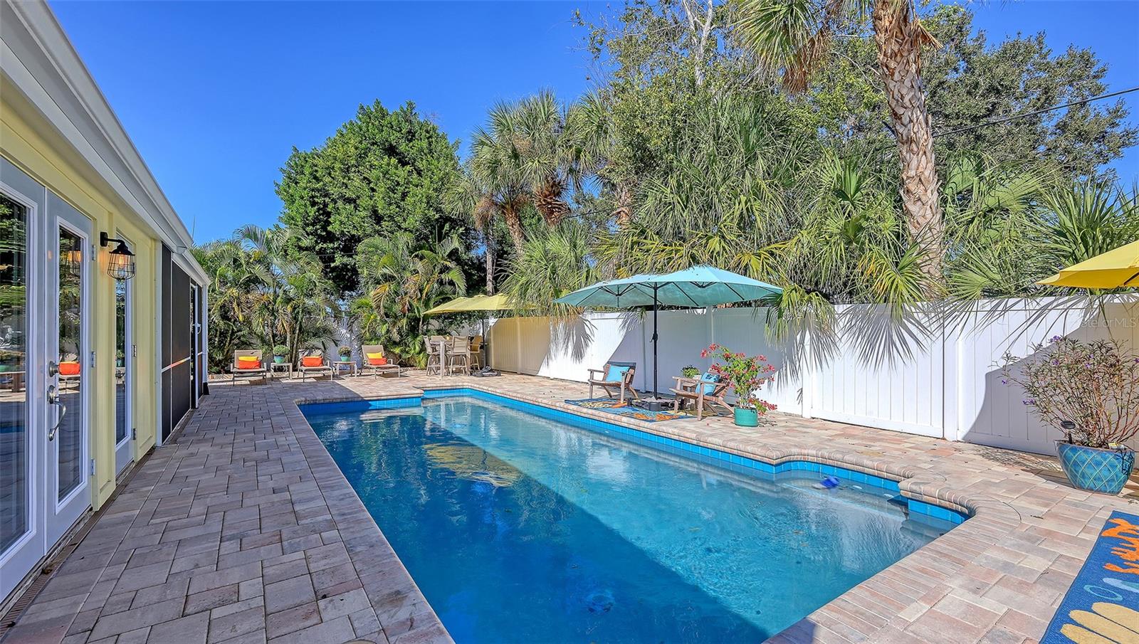 Image 35 of 53 For 2525 Hibiscus Street