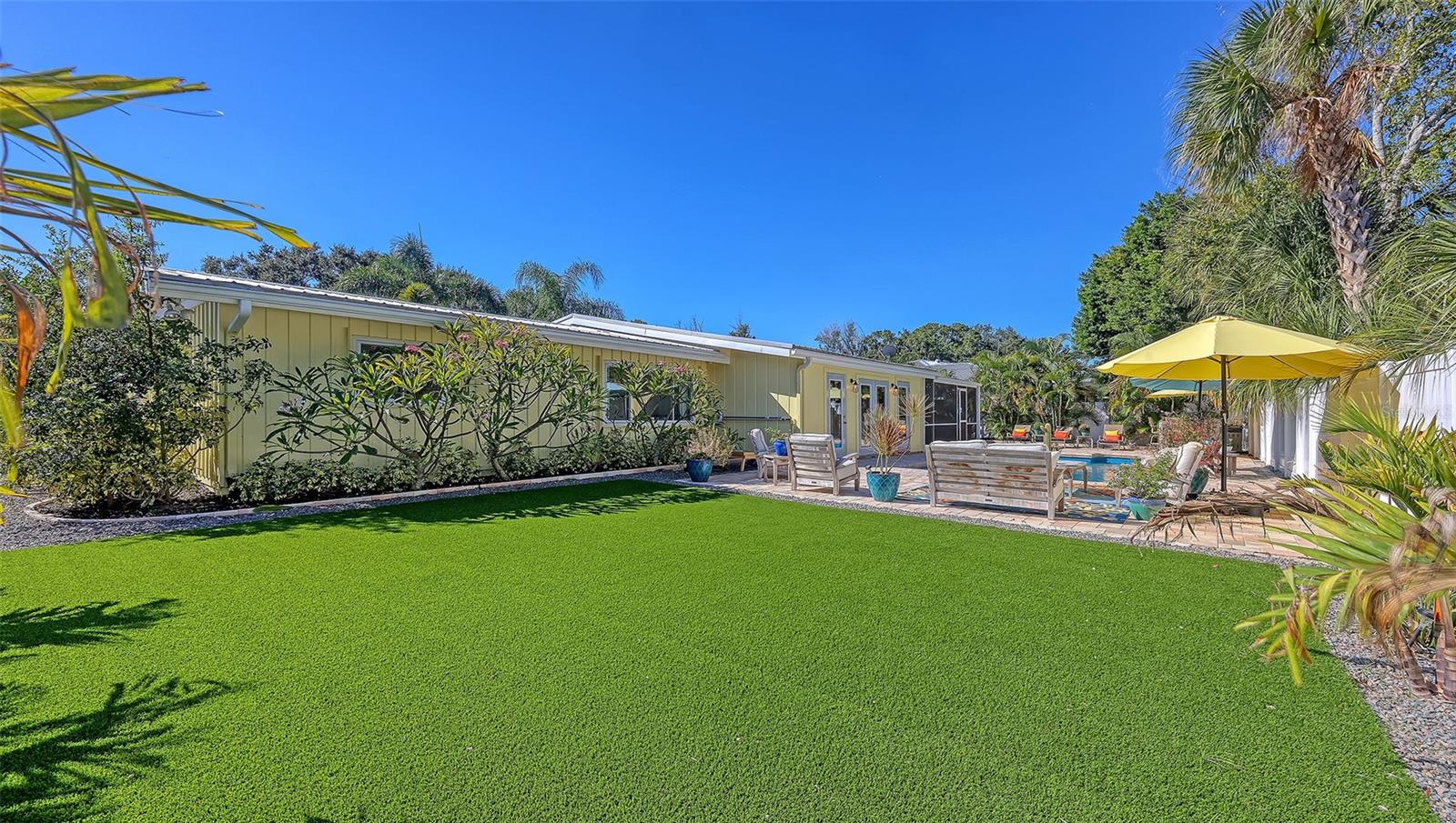 Image 37 of 53 For 2525 Hibiscus Street