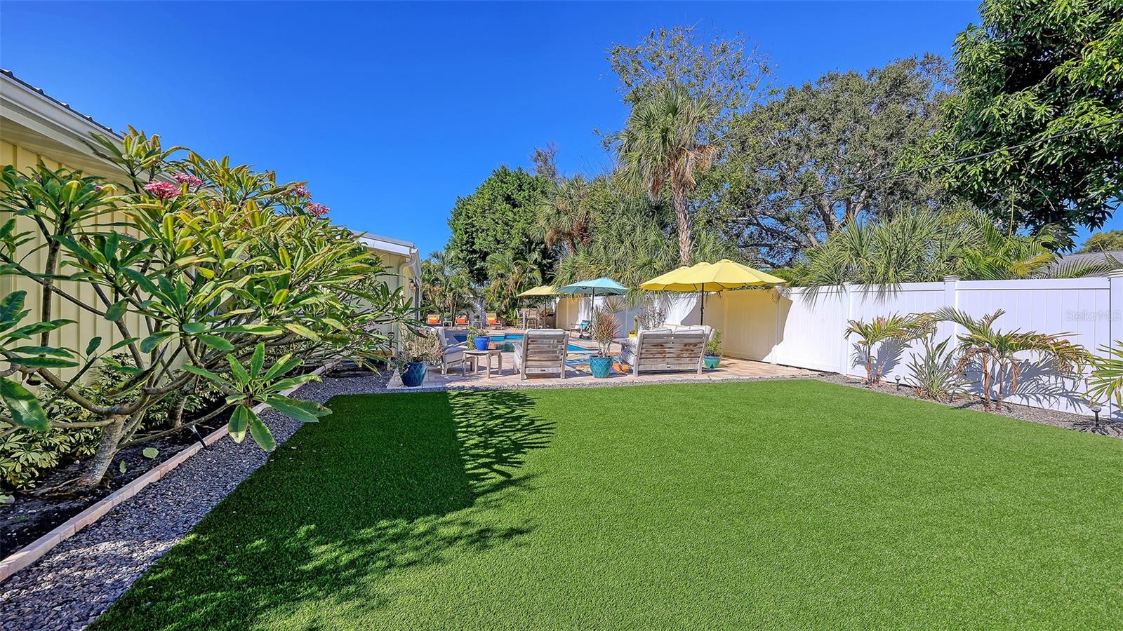 Image 38 of 53 For 2525 Hibiscus Street