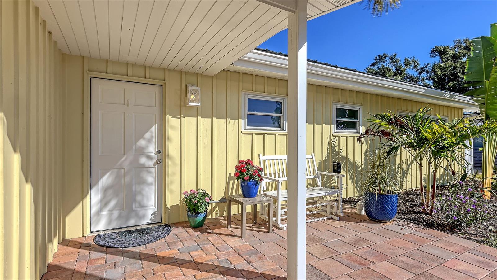 Image 4 of 53 For 2525 Hibiscus Street