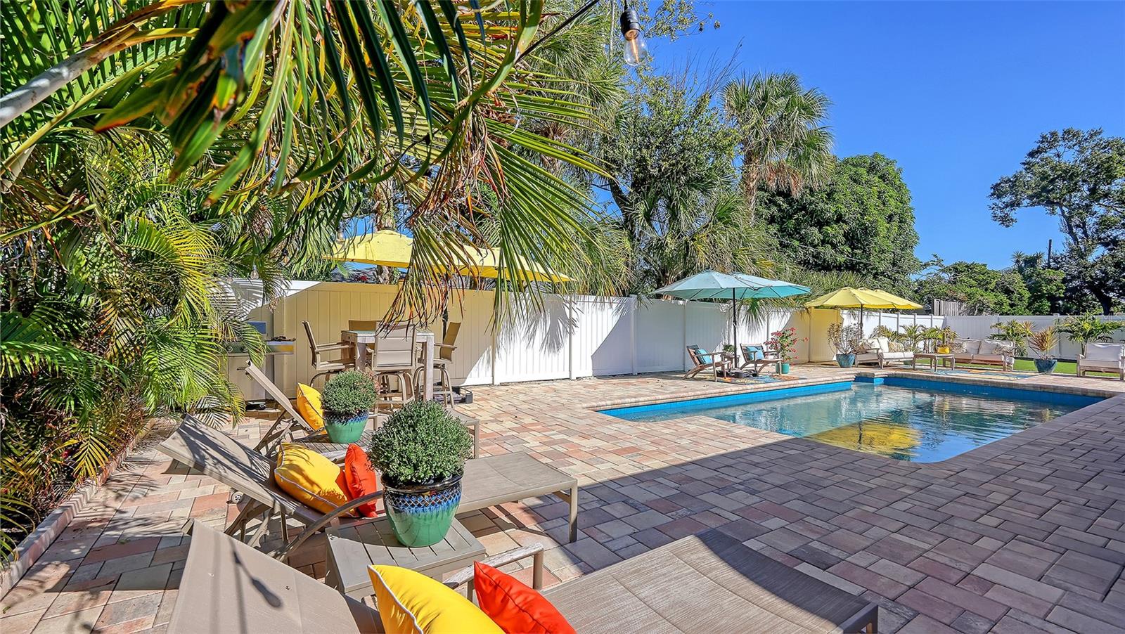 Image 40 of 53 For 2525 Hibiscus Street