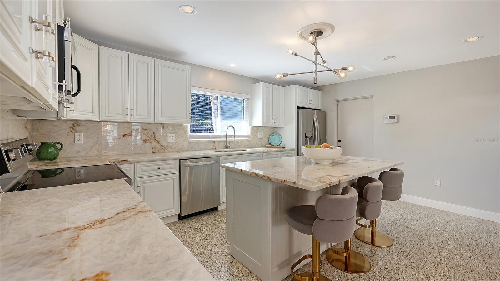 Image 7 of 53 For 2525 Hibiscus Street