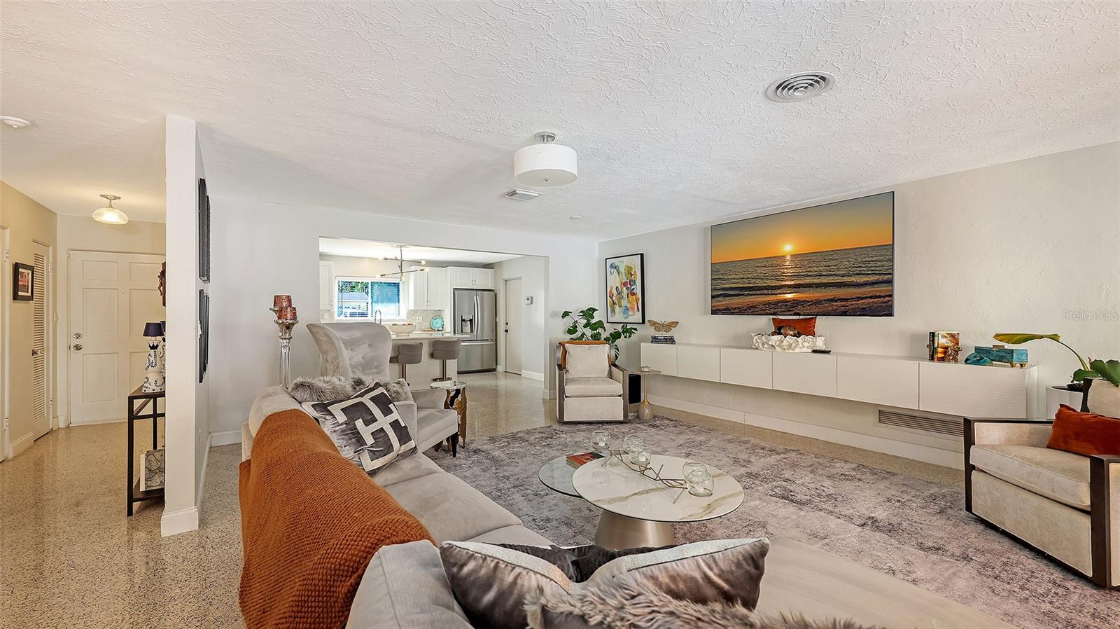 Image 8 of 53 For 2525 Hibiscus Street