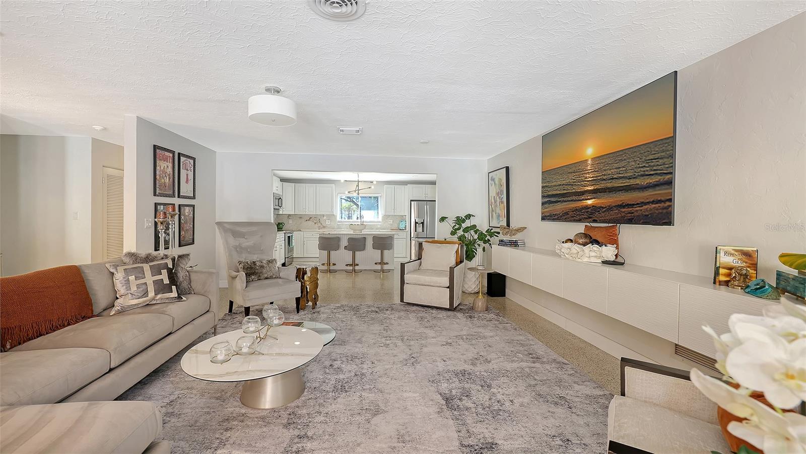 Image 9 of 53 For 2525 Hibiscus Street