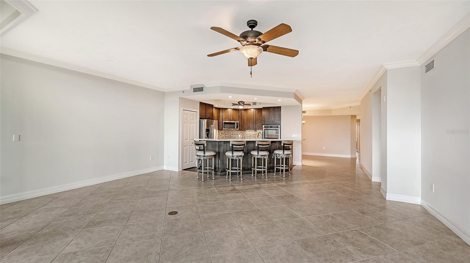 Image 17 of 99 For 401 N Point Road 603