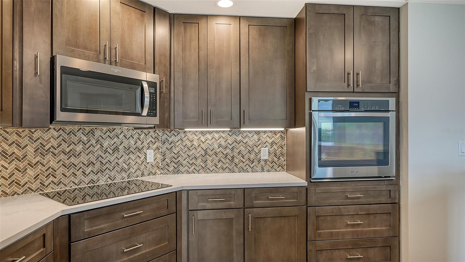 Image 26 of 99 For 401 N Point Road 603