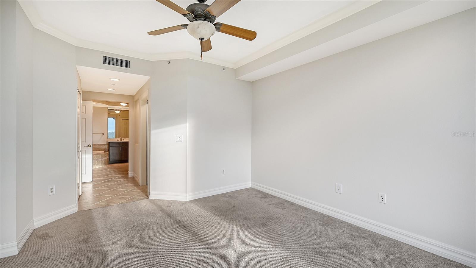 Image 34 of 99 For 401 N Point Road 603