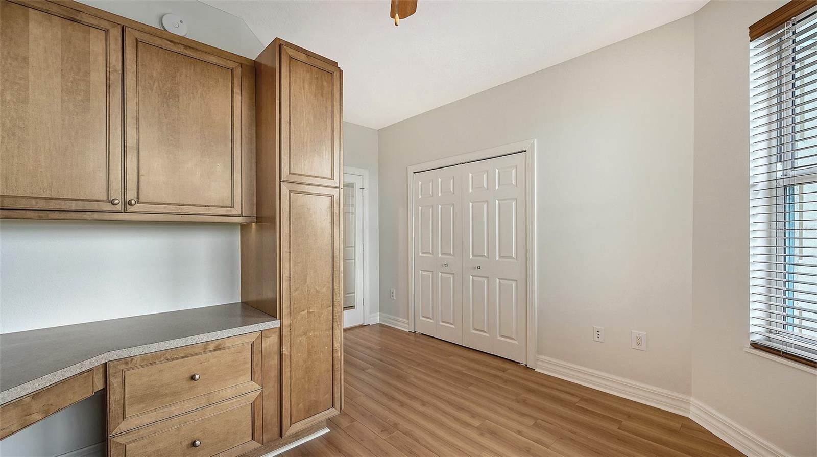 Image 40 of 99 For 401 N Point Road 603