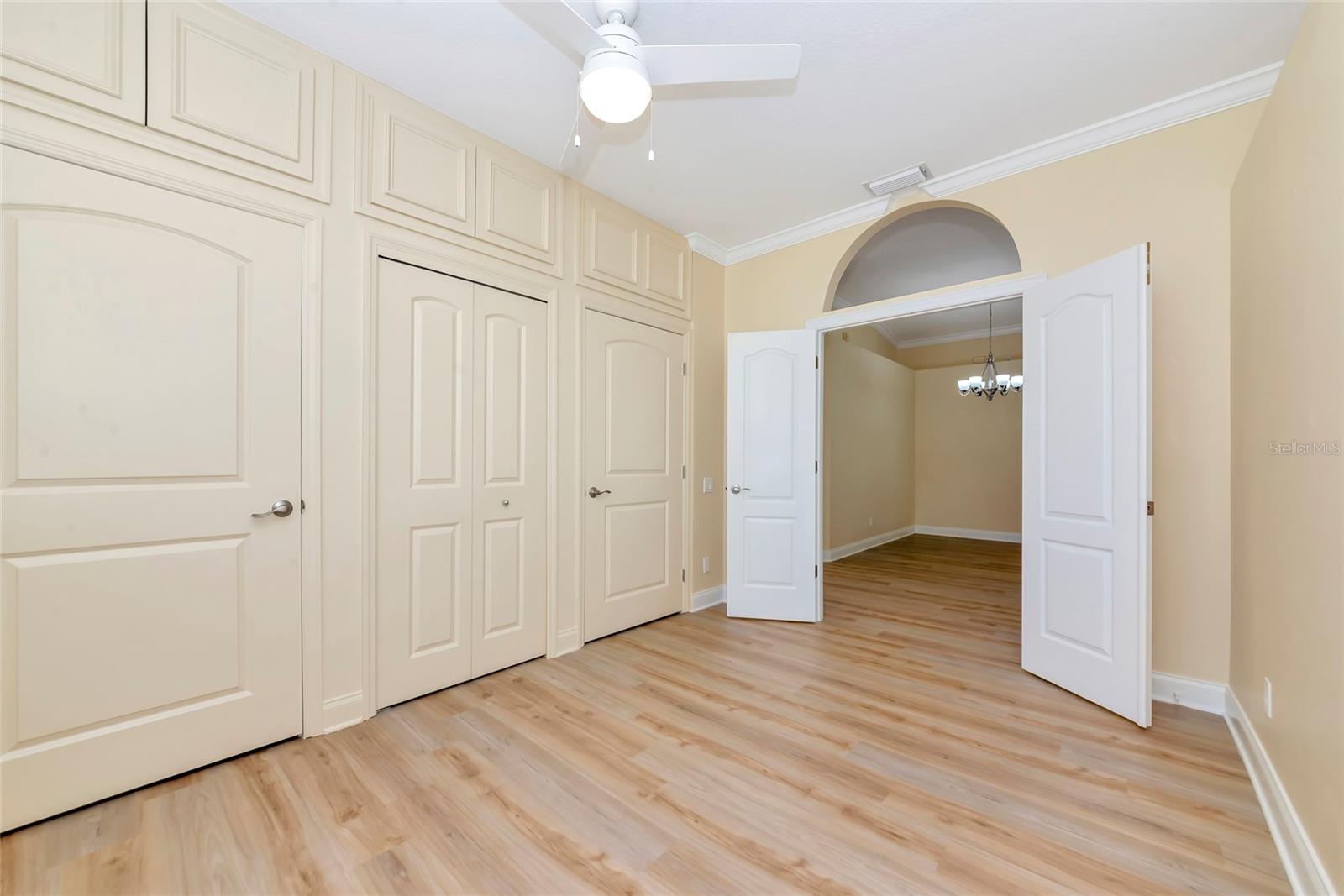 Image 17 of 48 For 8408 Whispering Woods Court