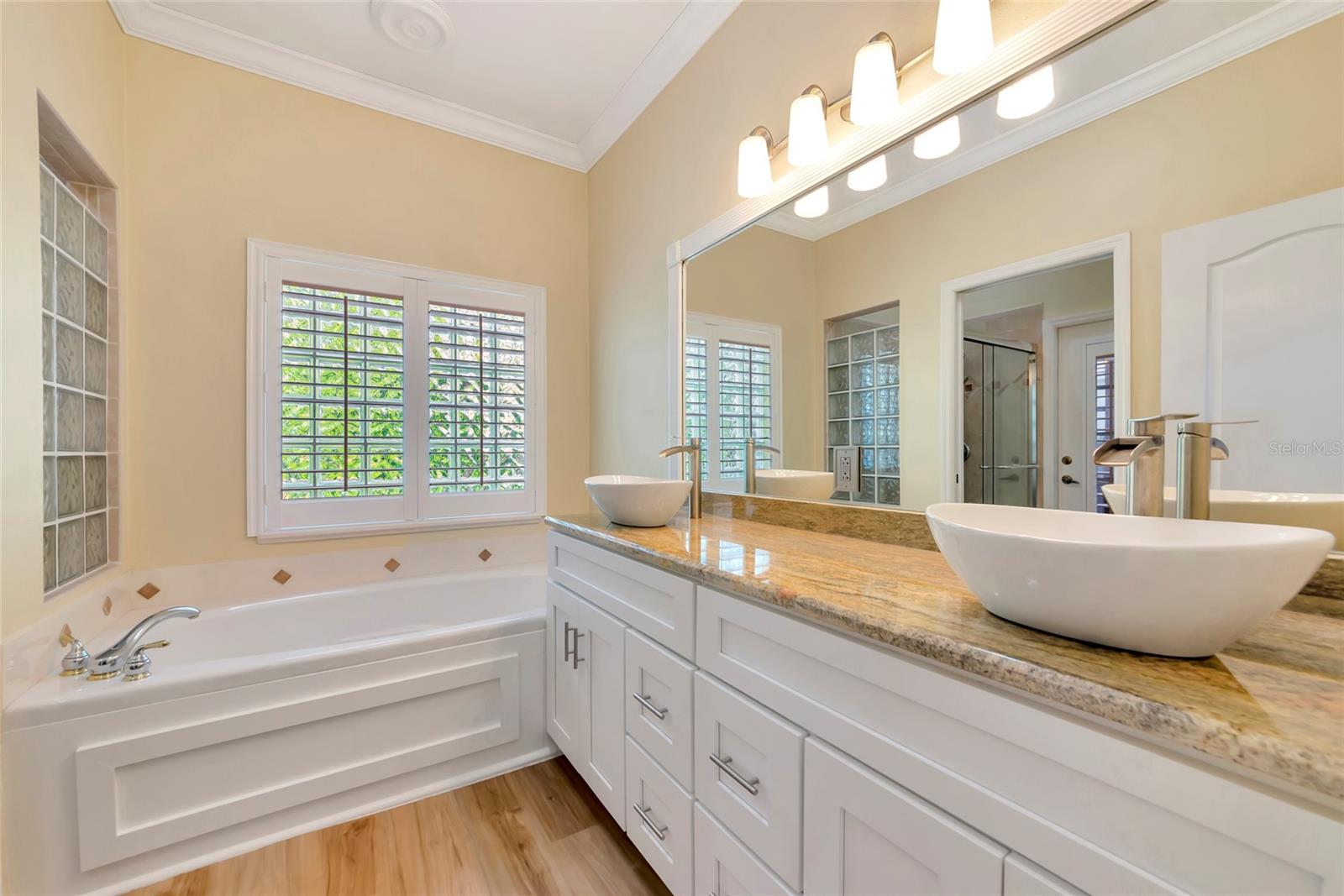 Image 19 of 48 For 8408 Whispering Woods Court