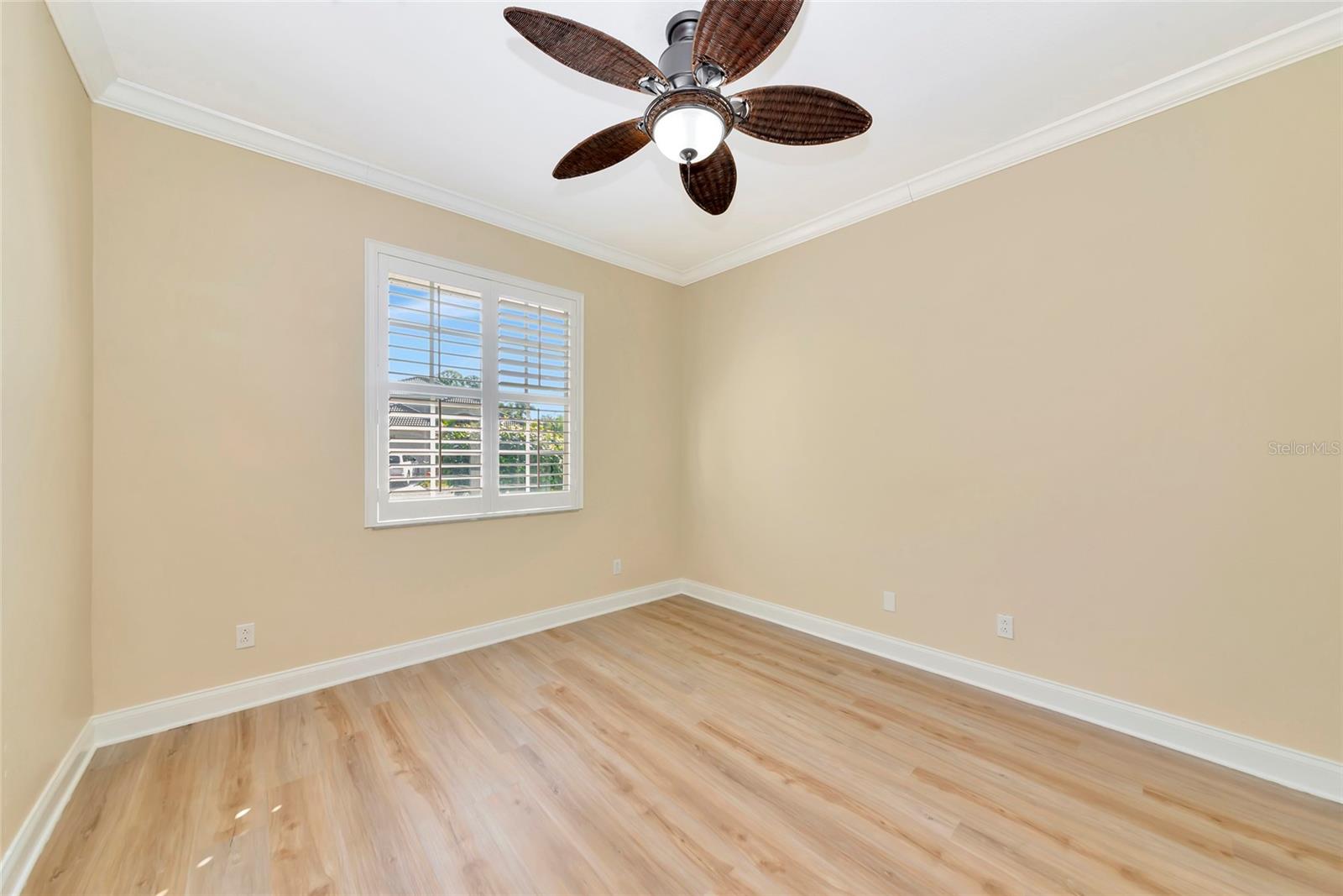 Image 23 of 48 For 8408 Whispering Woods Court