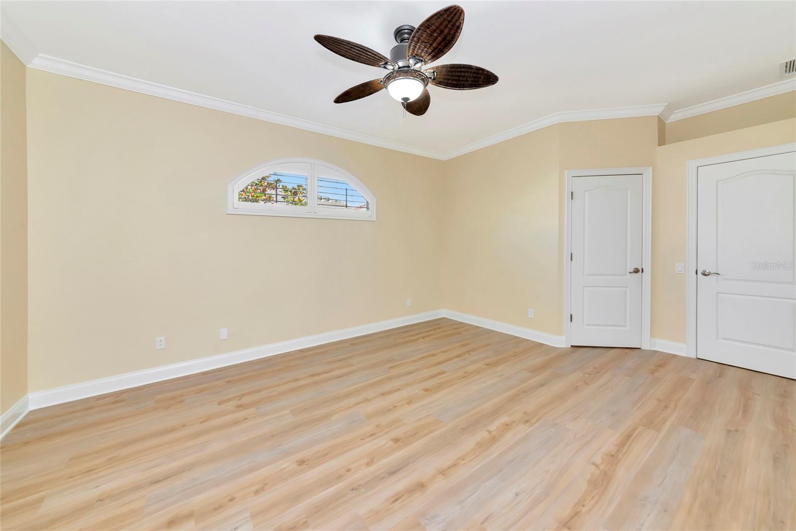 Image 24 of 48 For 8408 Whispering Woods Court