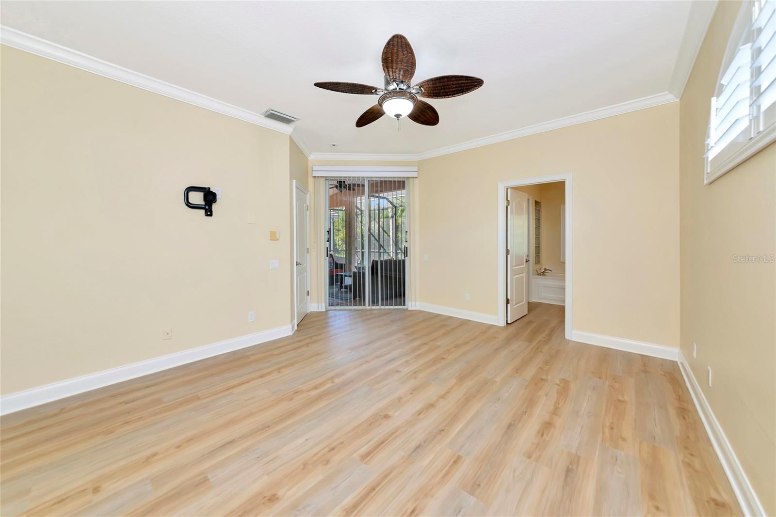 Image 27 of 48 For 8408 Whispering Woods Court