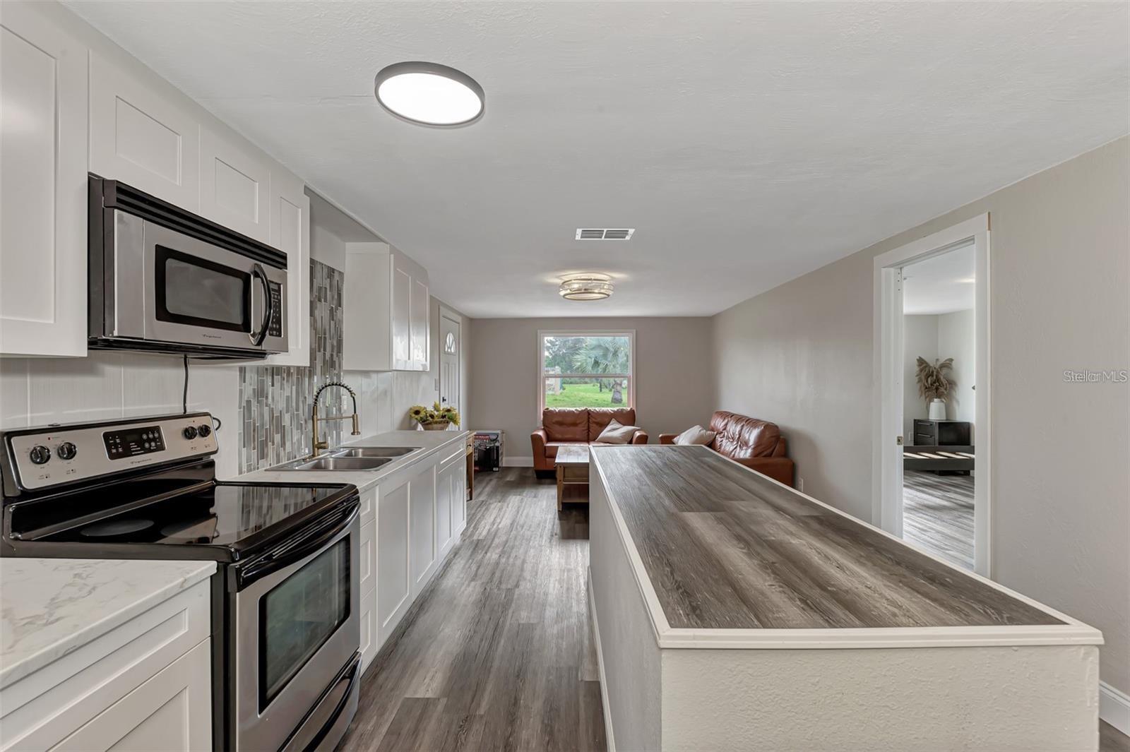 Image 10 of 19 For 304 San Carlos Avenue