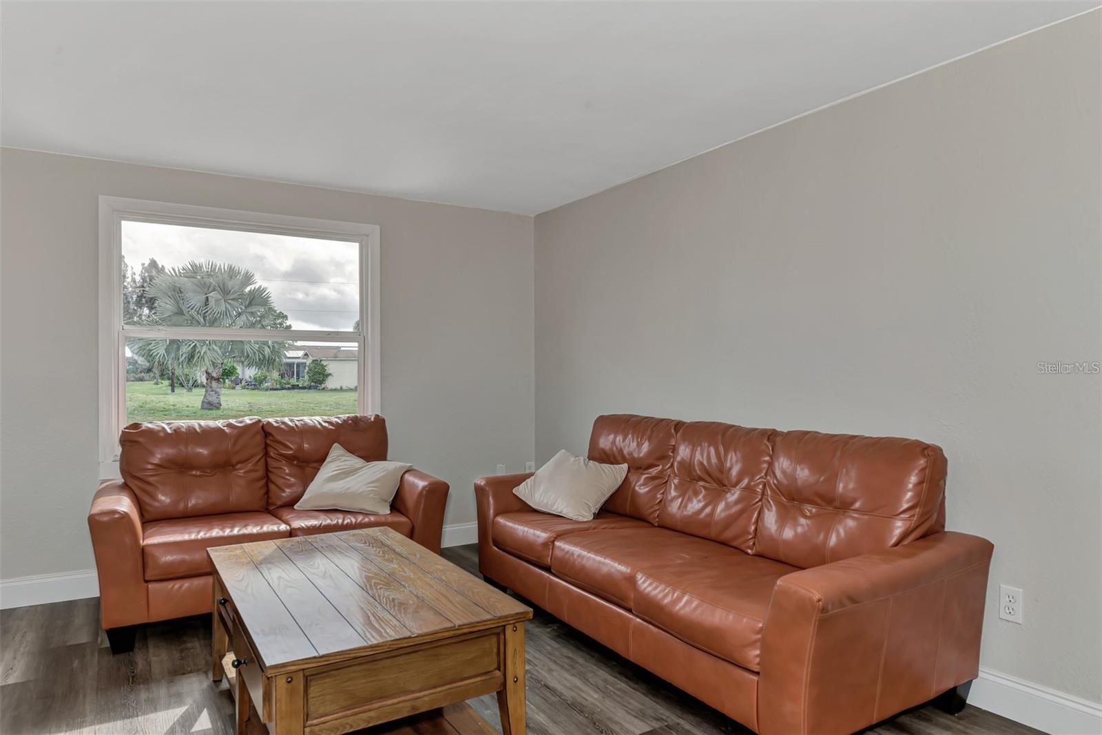 Image 3 of 19 For 304 San Carlos Avenue