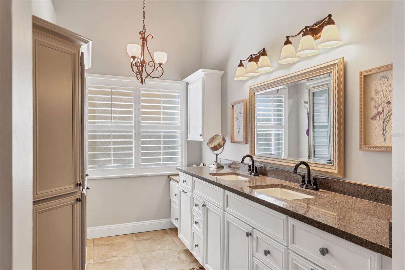 Image 25 of 79 For 8945 Olde Hickory Avenue