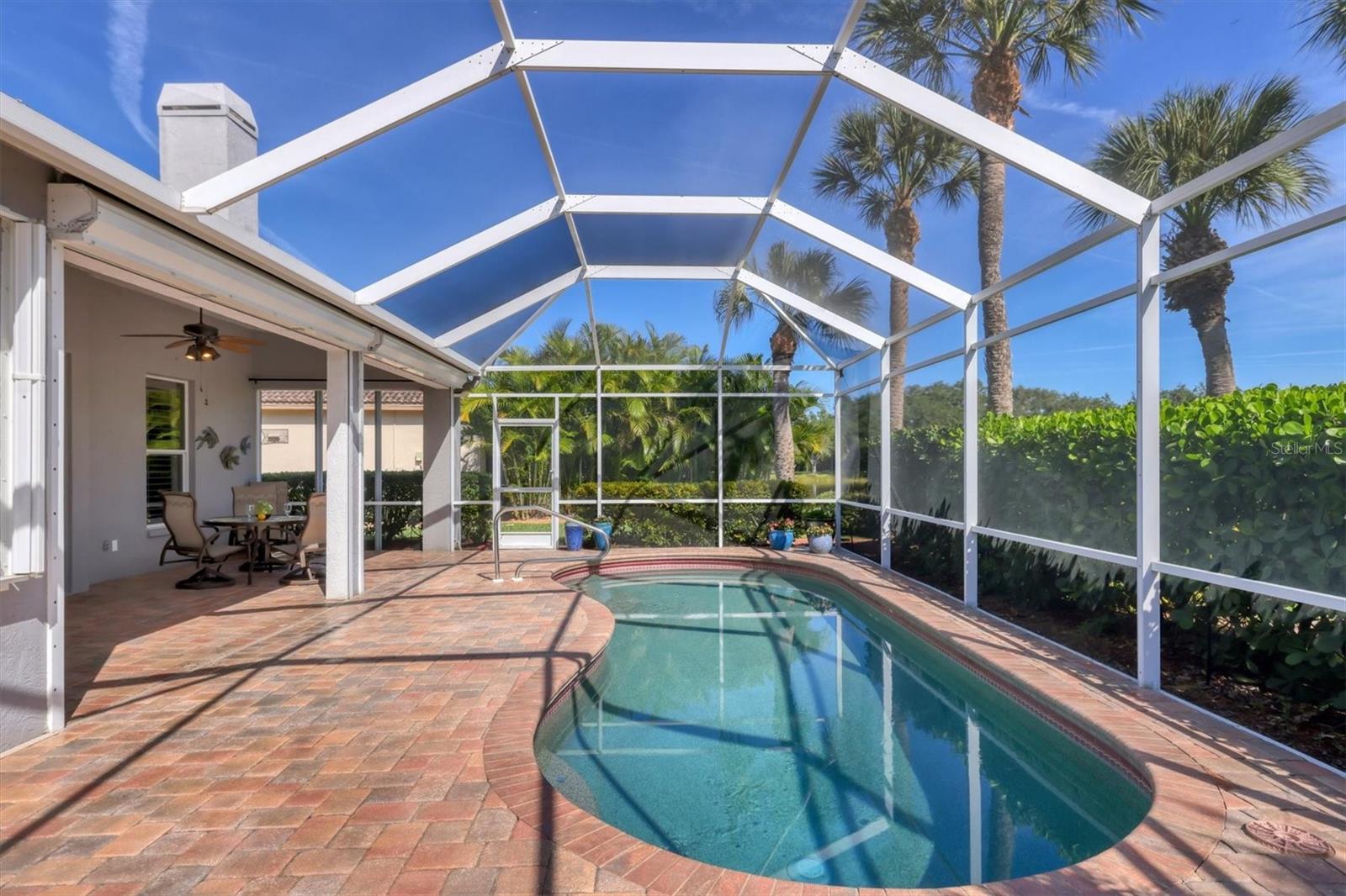 Image 39 of 79 For 8945 Olde Hickory Avenue