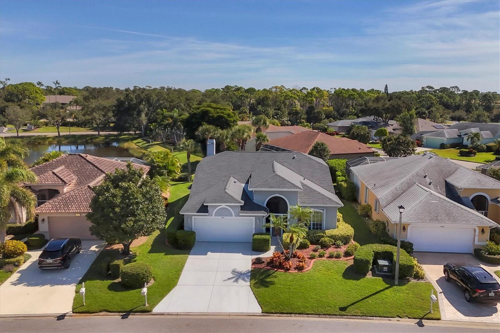 Image 5 of 79 For 8945 Olde Hickory Avenue