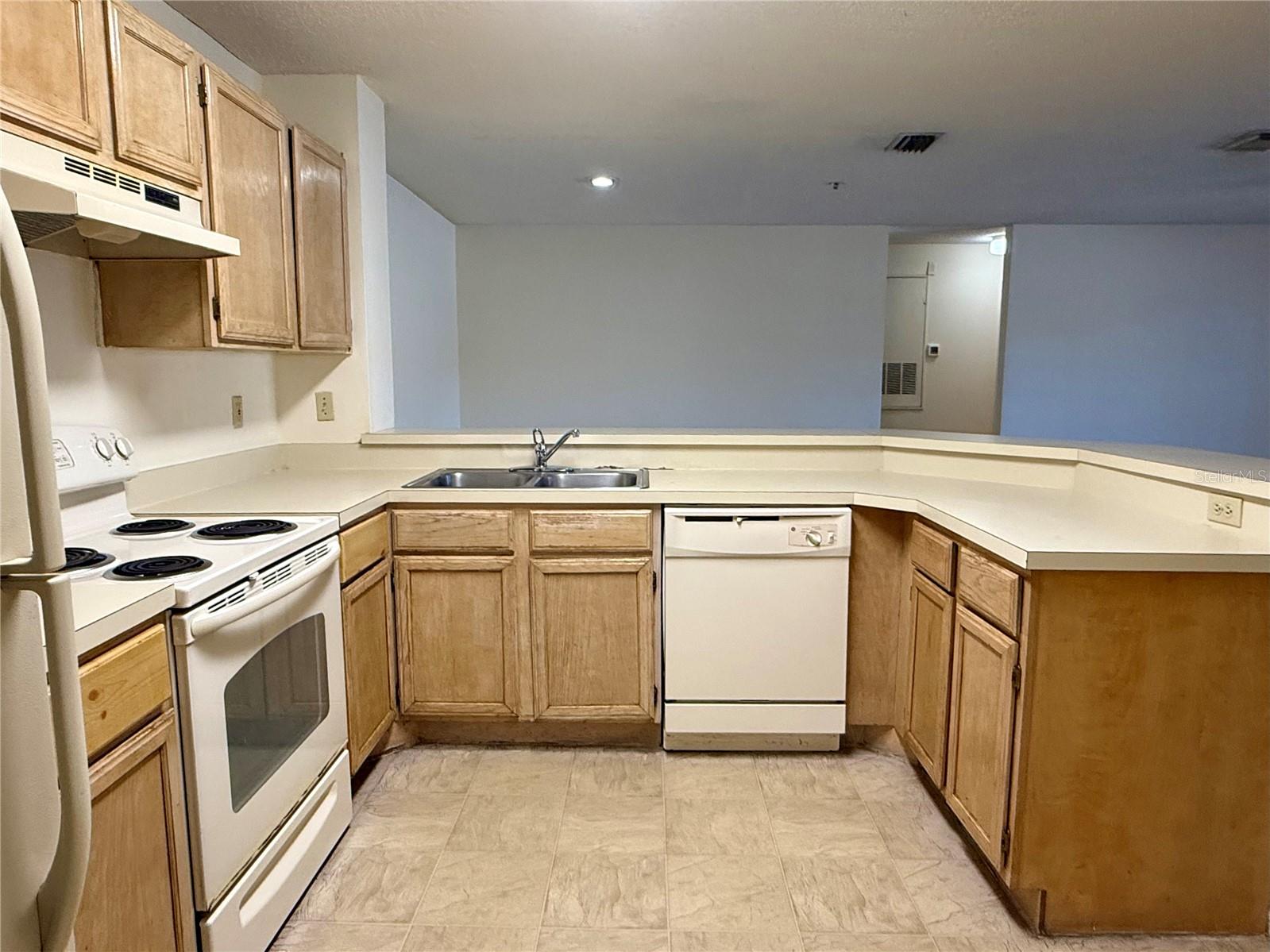 Image 8 of 23 For 4057 Crockers Lake Boulevard 17