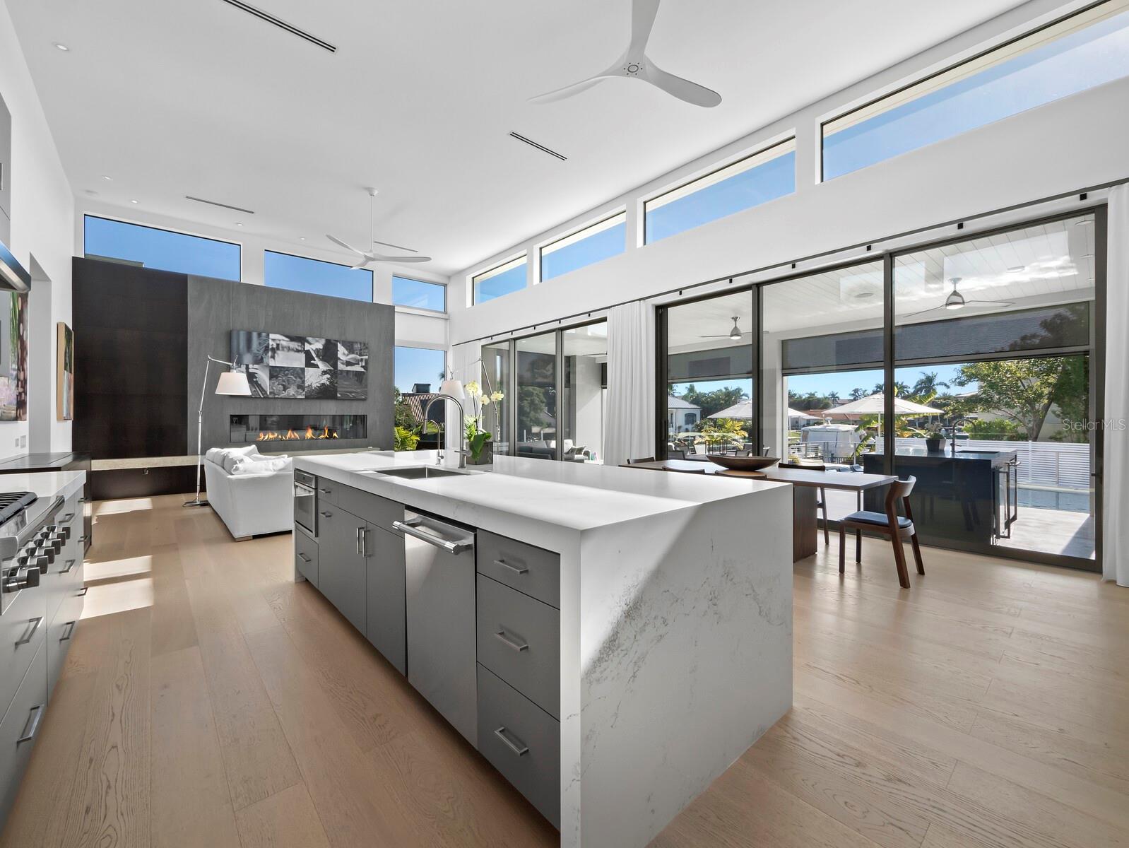 Listing photo id 9 for 656 Owl Drive