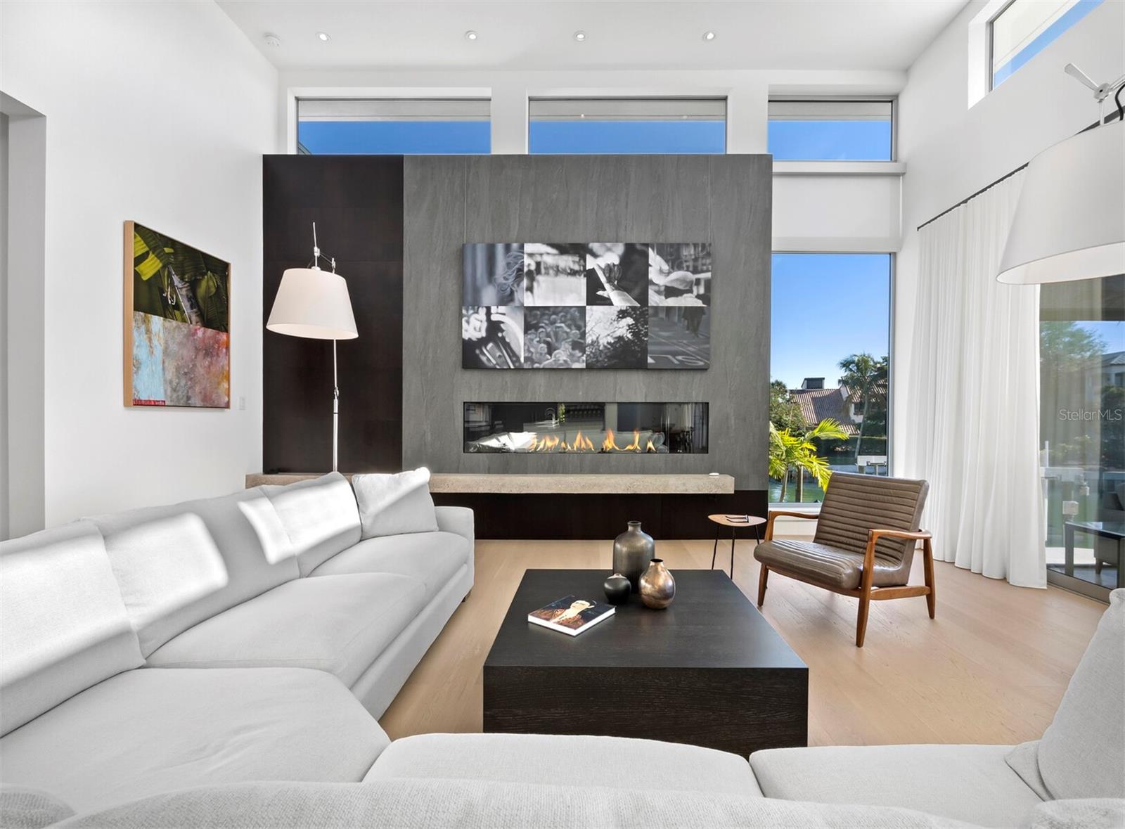 Listing photo id 11 for 656 Owl Drive