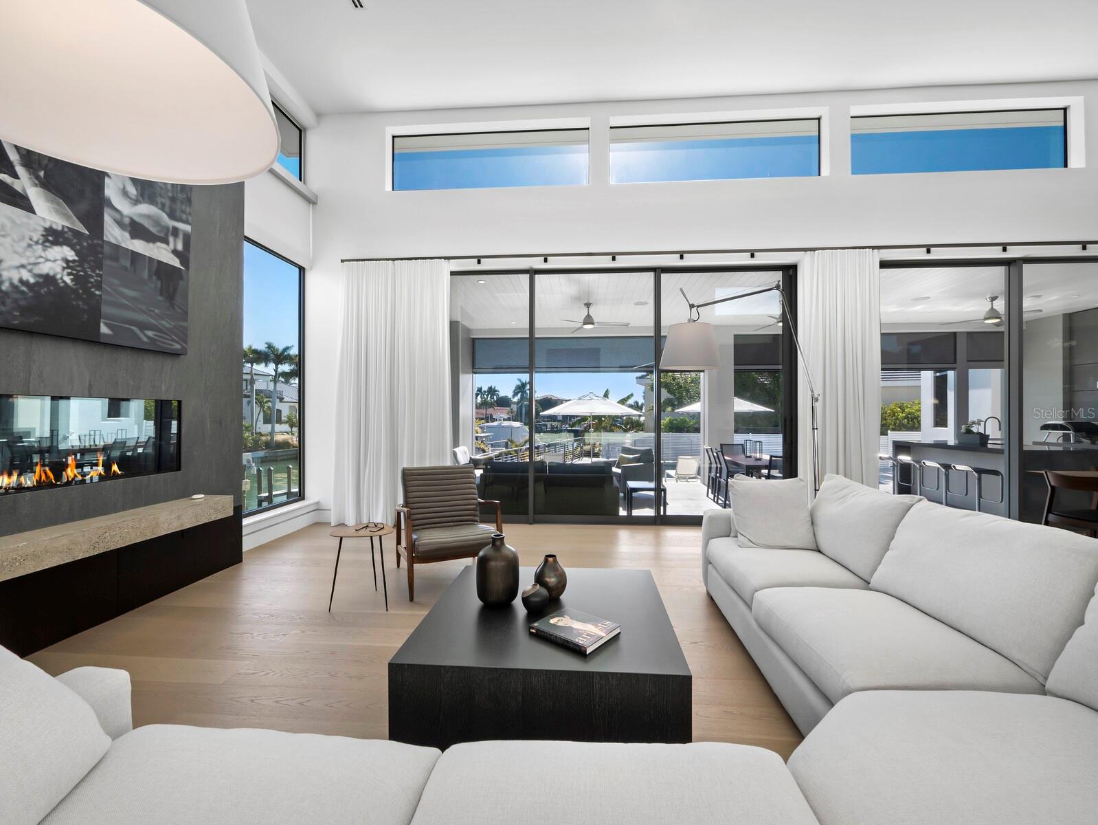 Listing photo id 12 for 656 Owl Drive