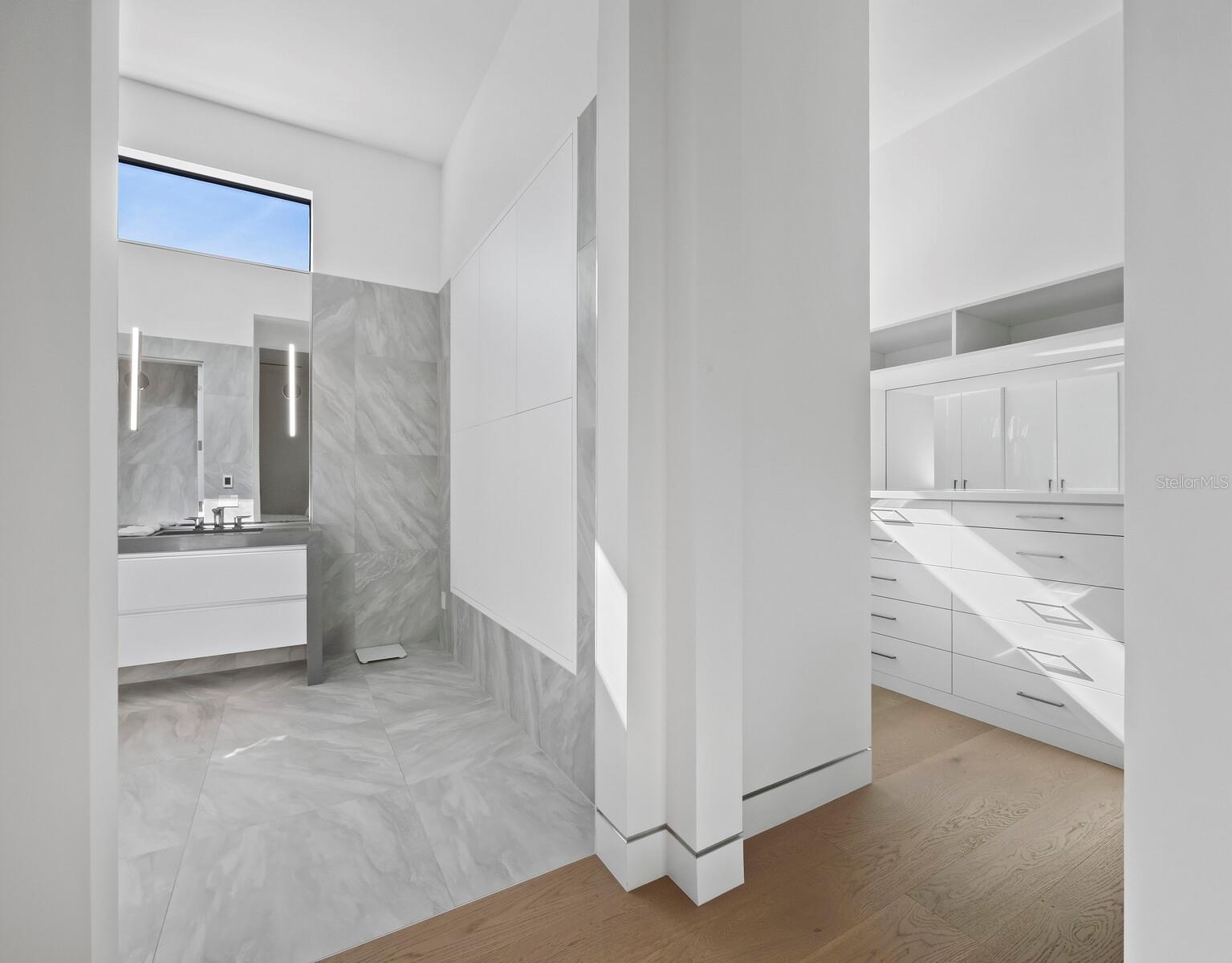 Listing photo id 16 for 656 Owl Drive