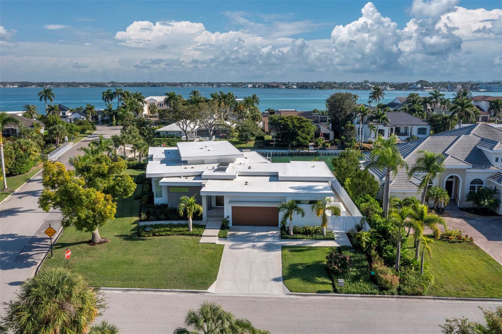 Listing photo id 0 for 656 Owl Drive