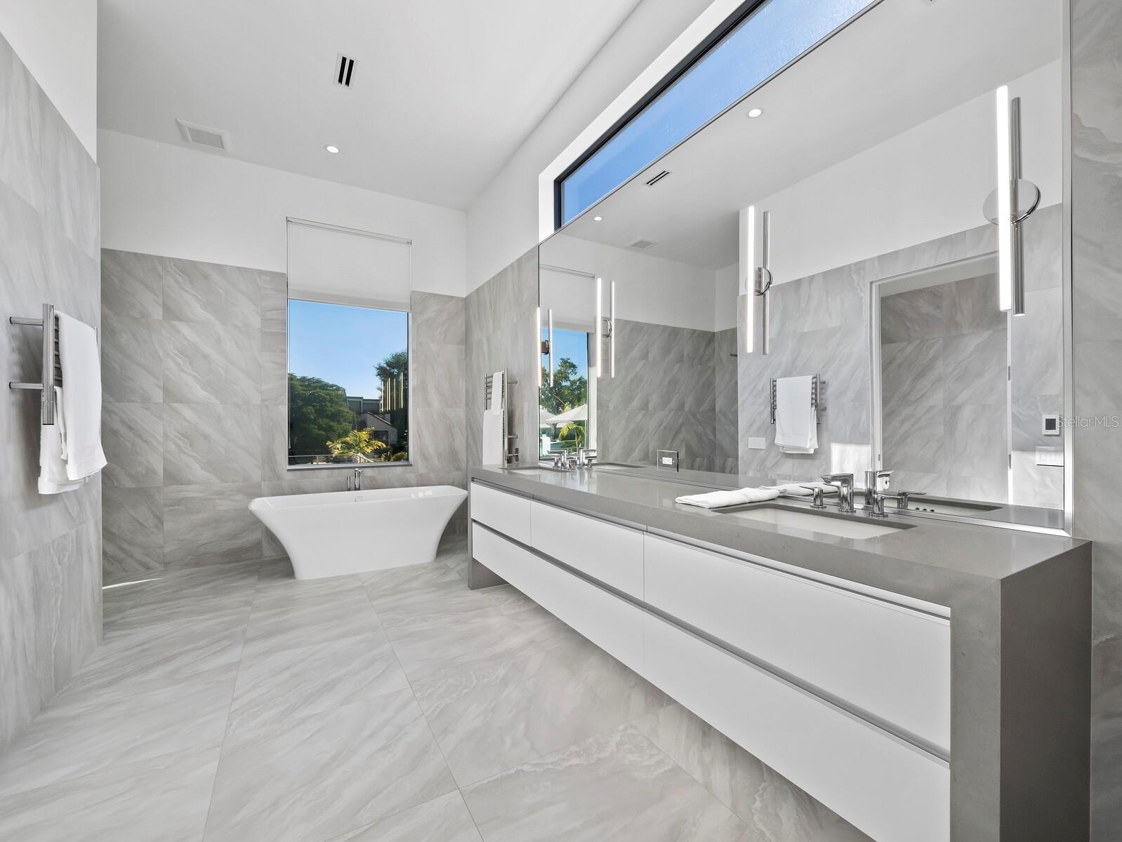 Listing photo id 18 for 656 Owl Drive