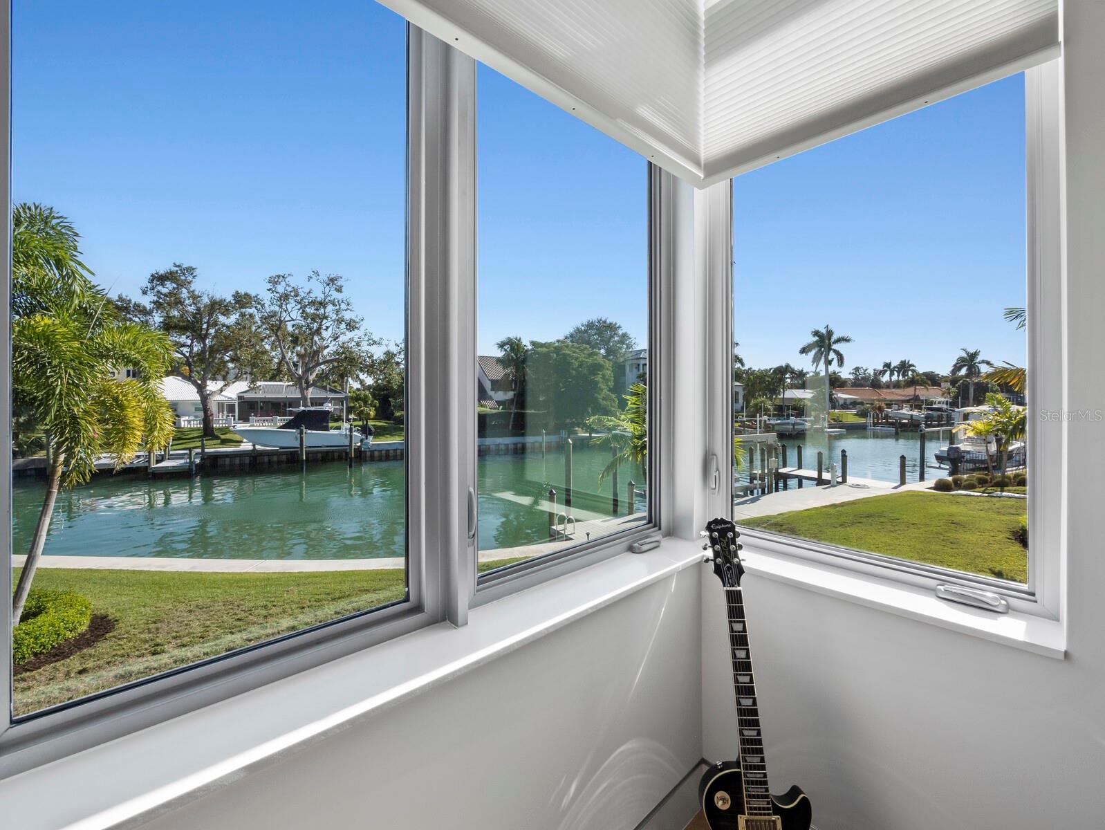 Listing photo id 23 for 656 Owl Drive