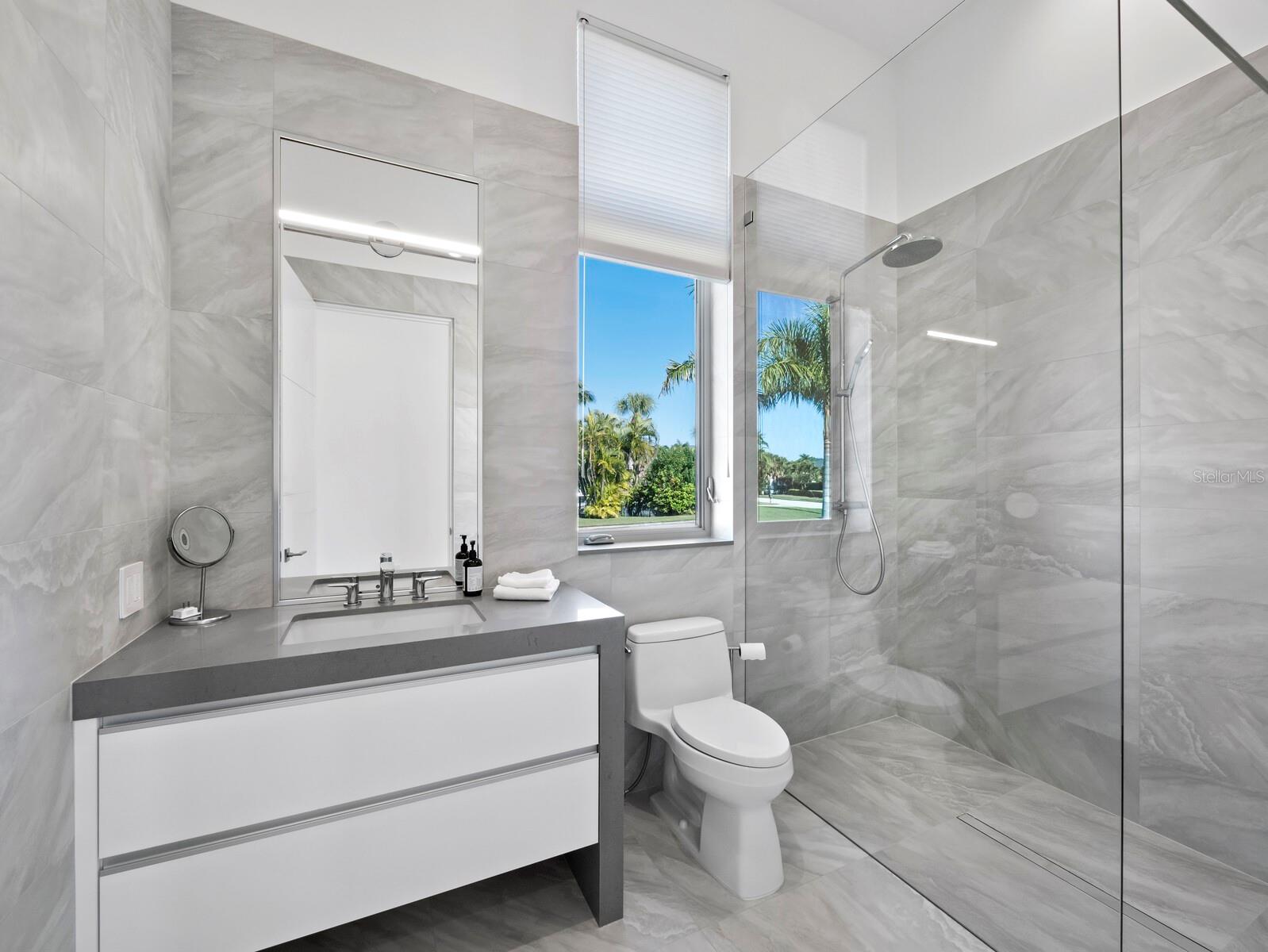 Listing photo id 25 for 656 Owl Drive