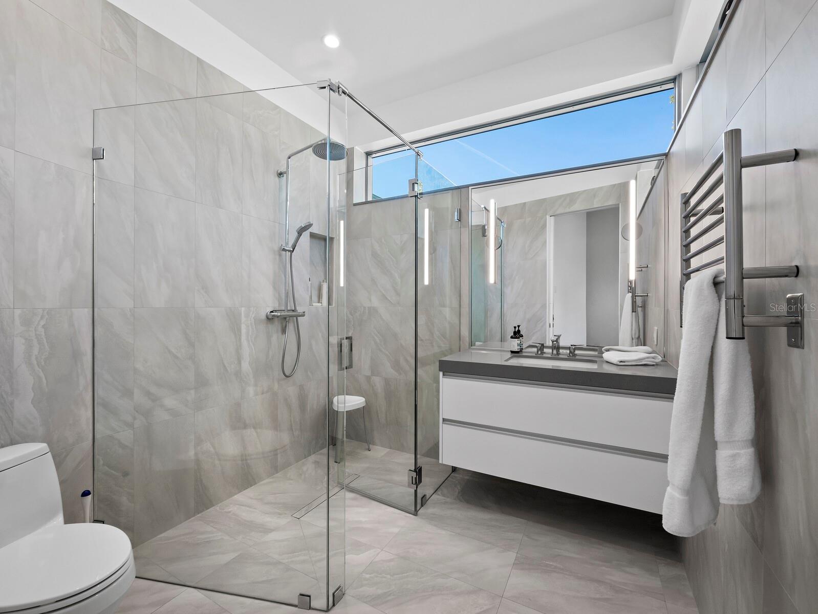 Listing photo id 28 for 656 Owl Drive