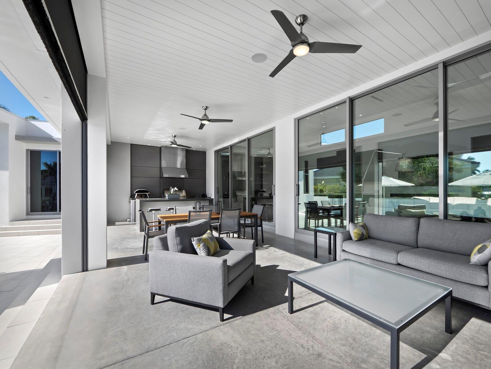 Listing photo id 33 for 656 Owl Drive