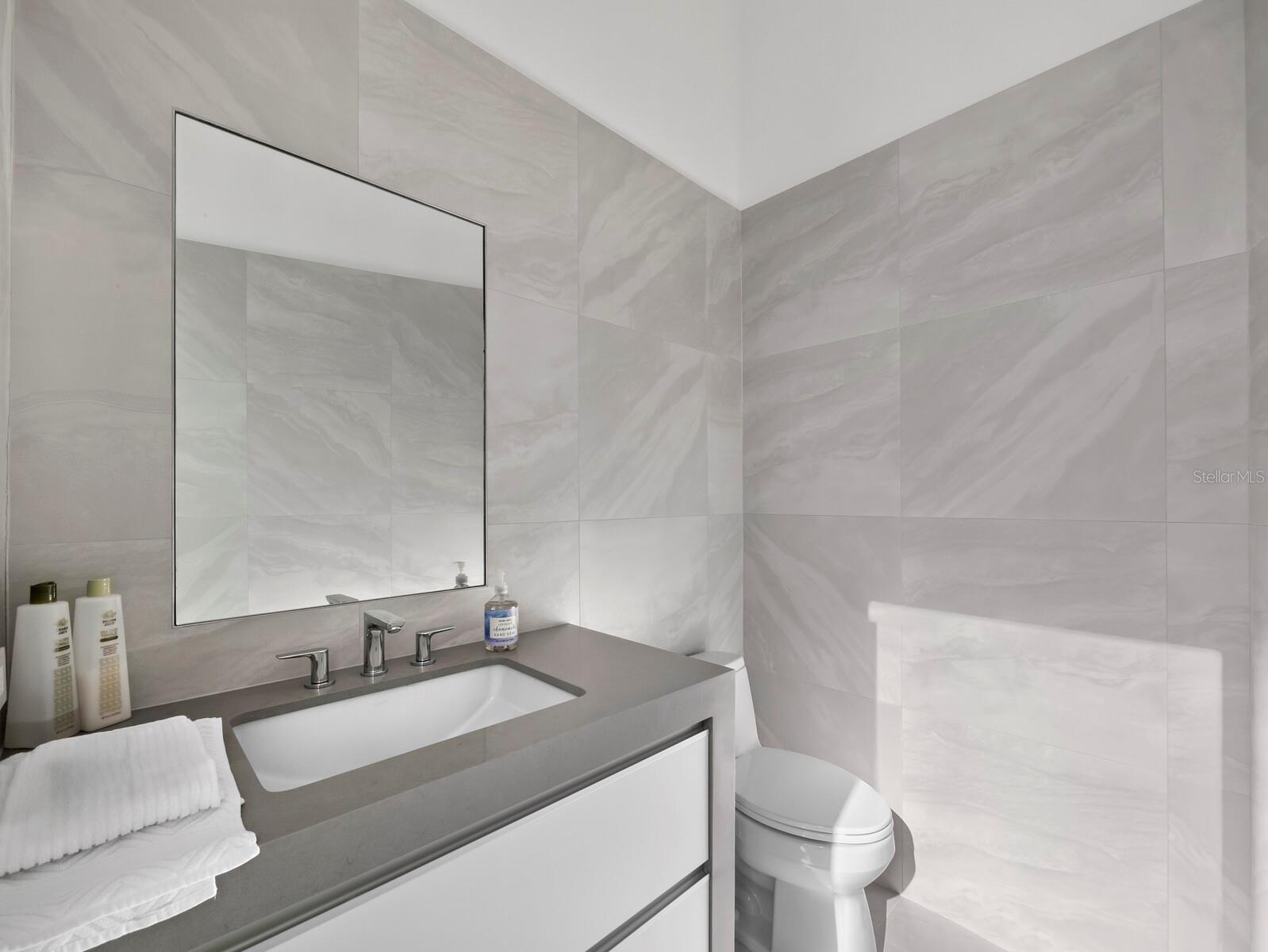 Listing photo id 37 for 656 Owl Drive